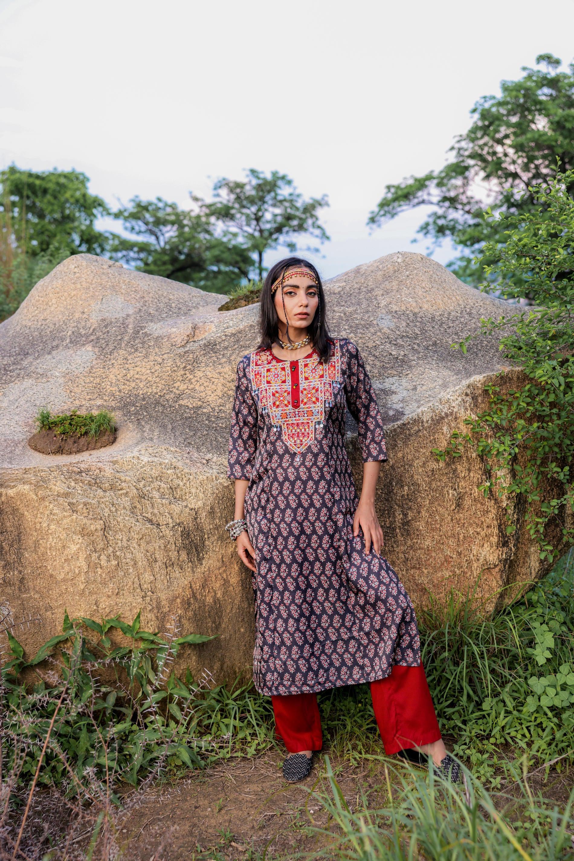 Juniper Black Floral Poly Kurta And Pants Set With Mirror, Thread Work And Tassels Detail