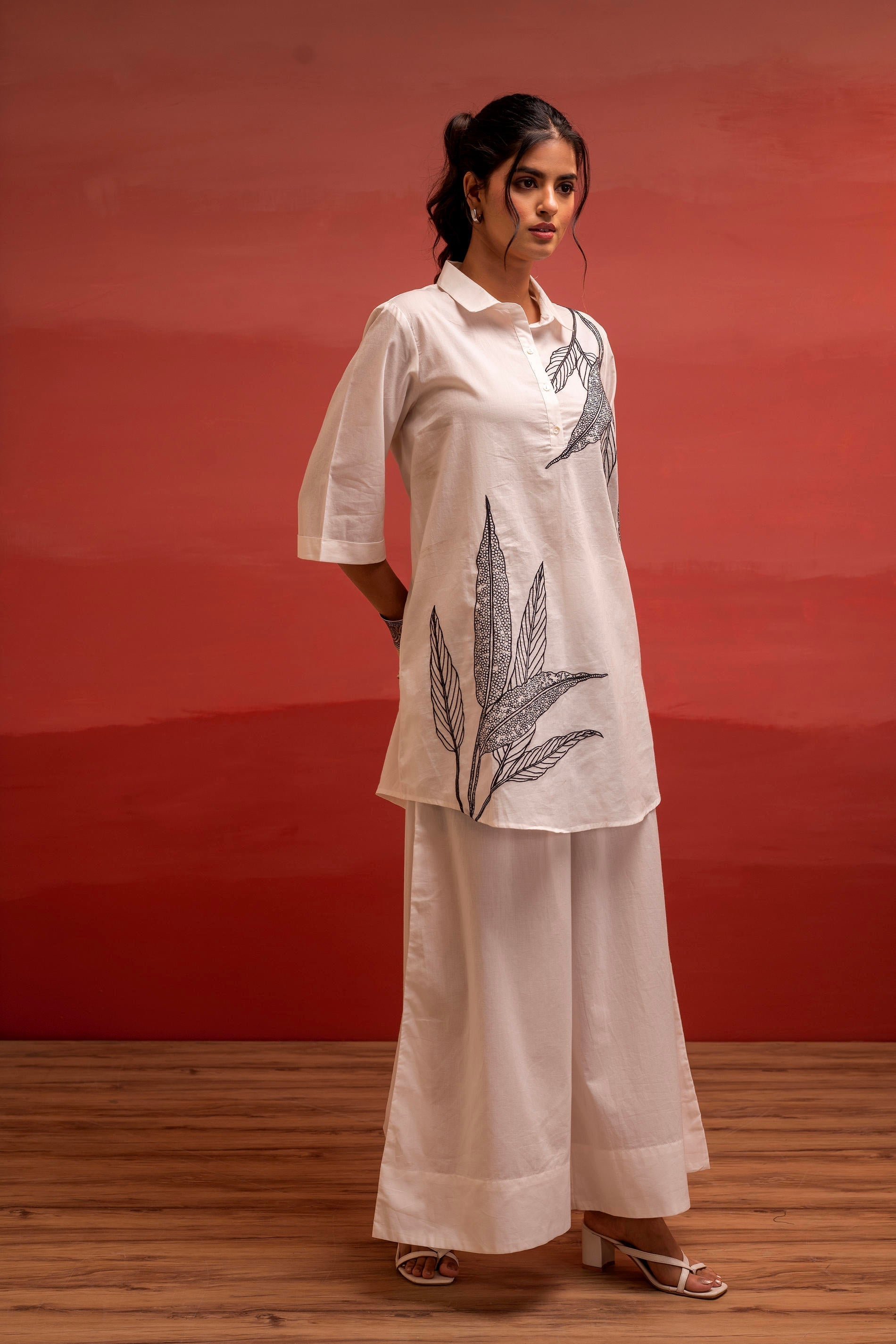 Juniper Off-White Leaf Printed Co-Ord Set With Collared Tunic & Wide-Leg Pant 