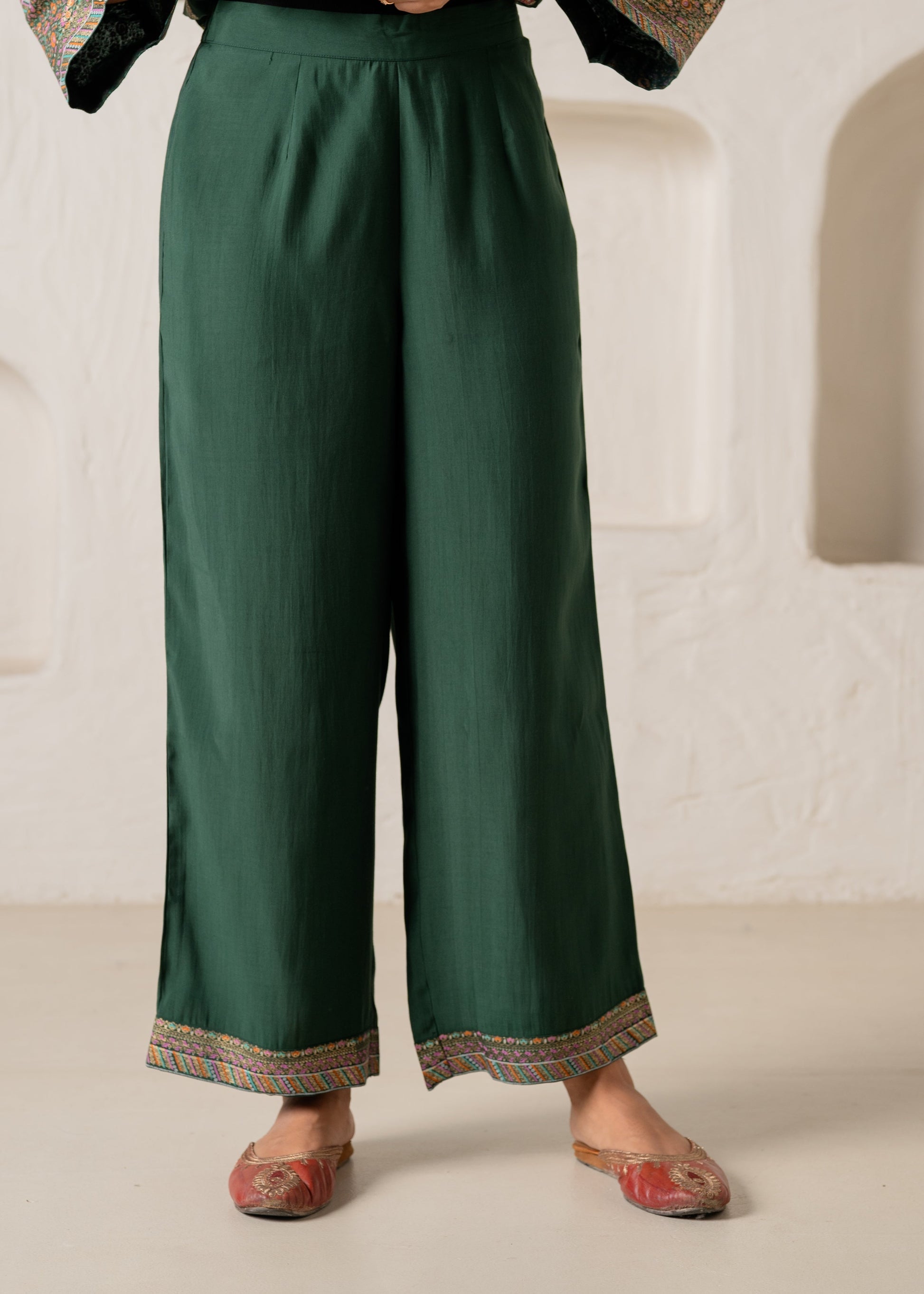 Juniper Emerald Mughal Motif Printed Kurta Set With Dupatta