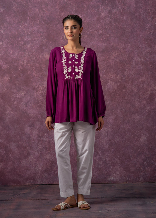 Juniper Women'S Mint & White Embroidered Viscose Tunic With Thread Work And Buttons
