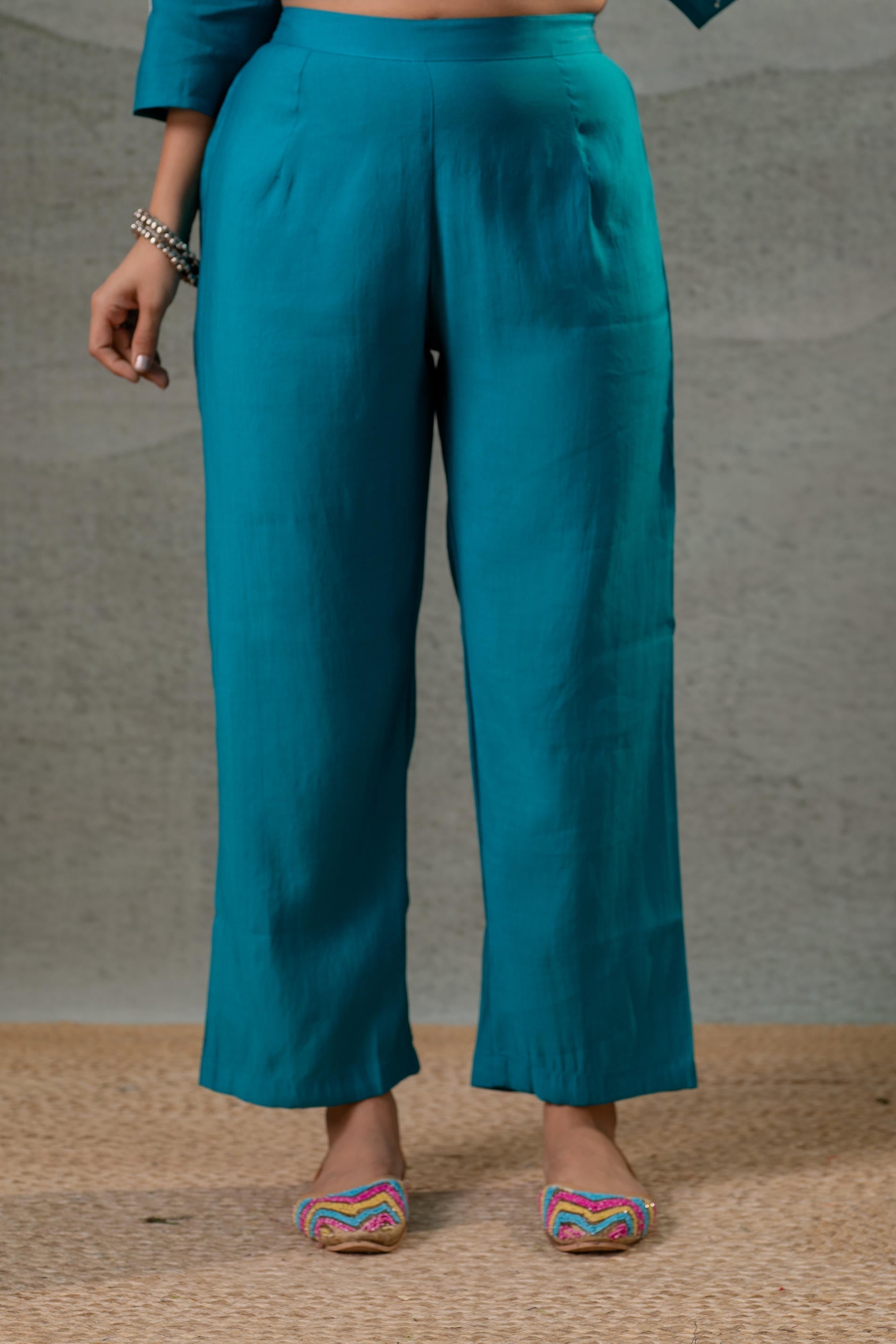 Juniper Rama Leaf-Print Straight Kurta Set With Pant & Zari-Lined Dupatta