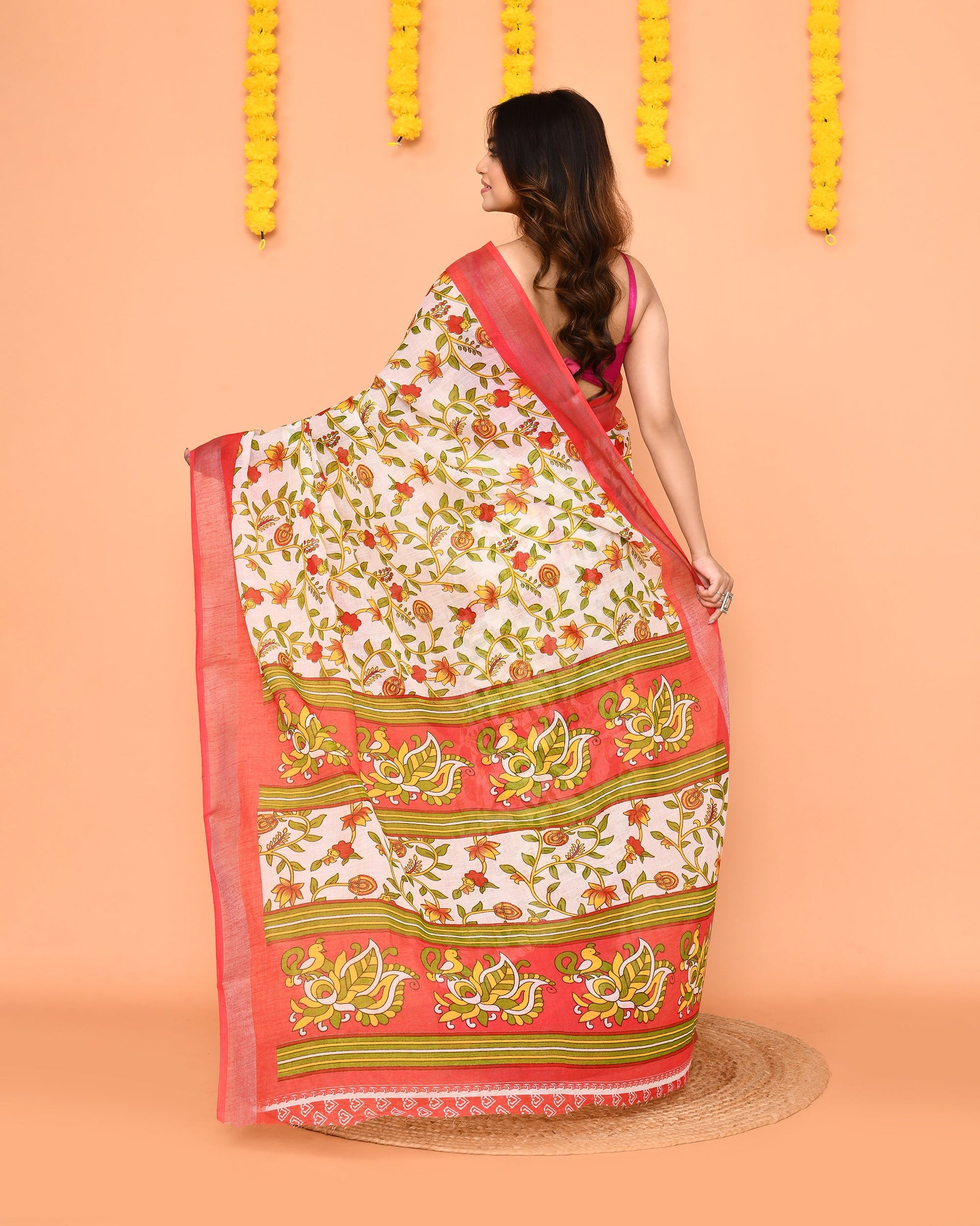 Piyari Fashion Women's Off White Printed Cotton Saree With Zari Border