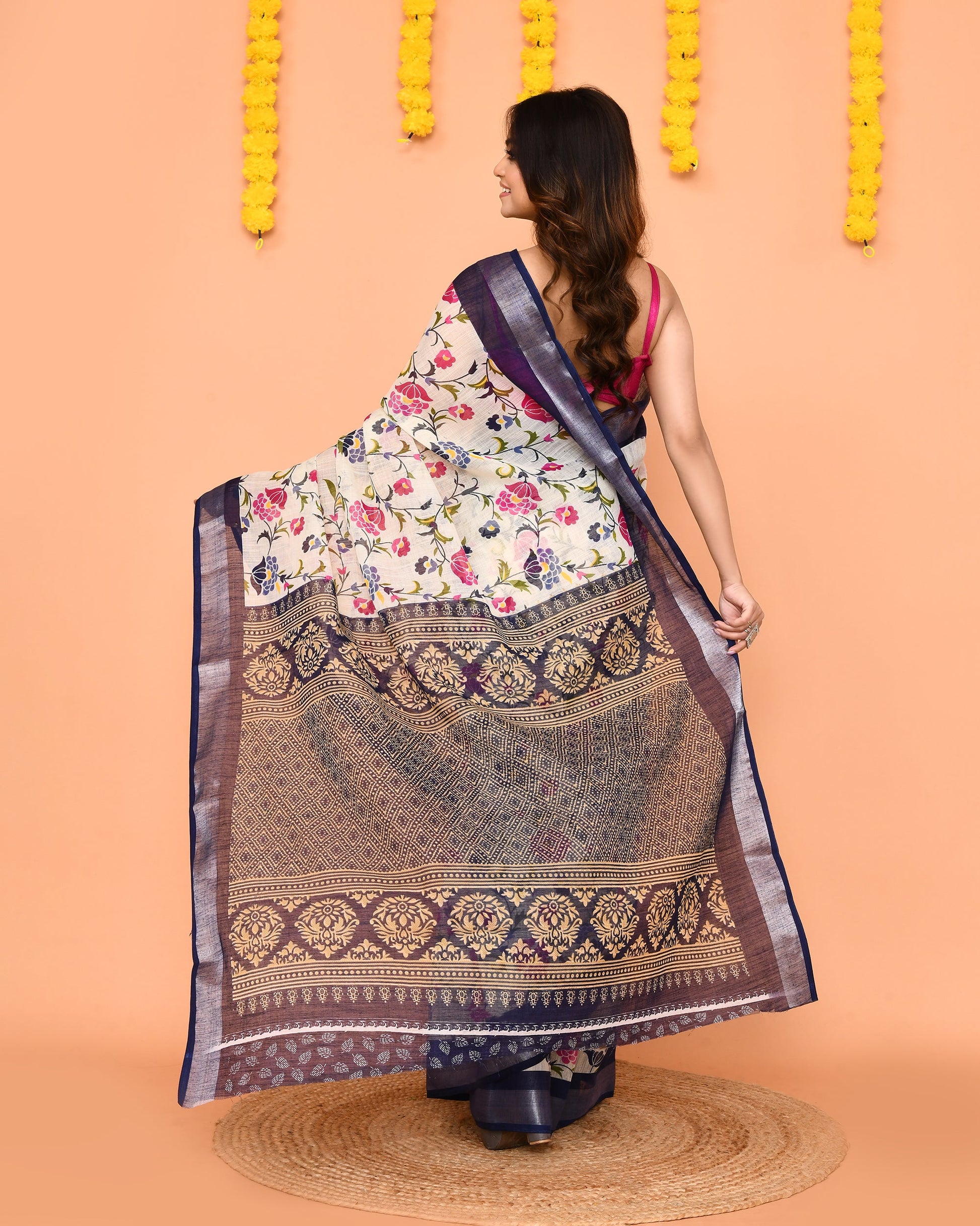 Piyari Fashion Women's Off White Printed Cotton Saree With Zari Border