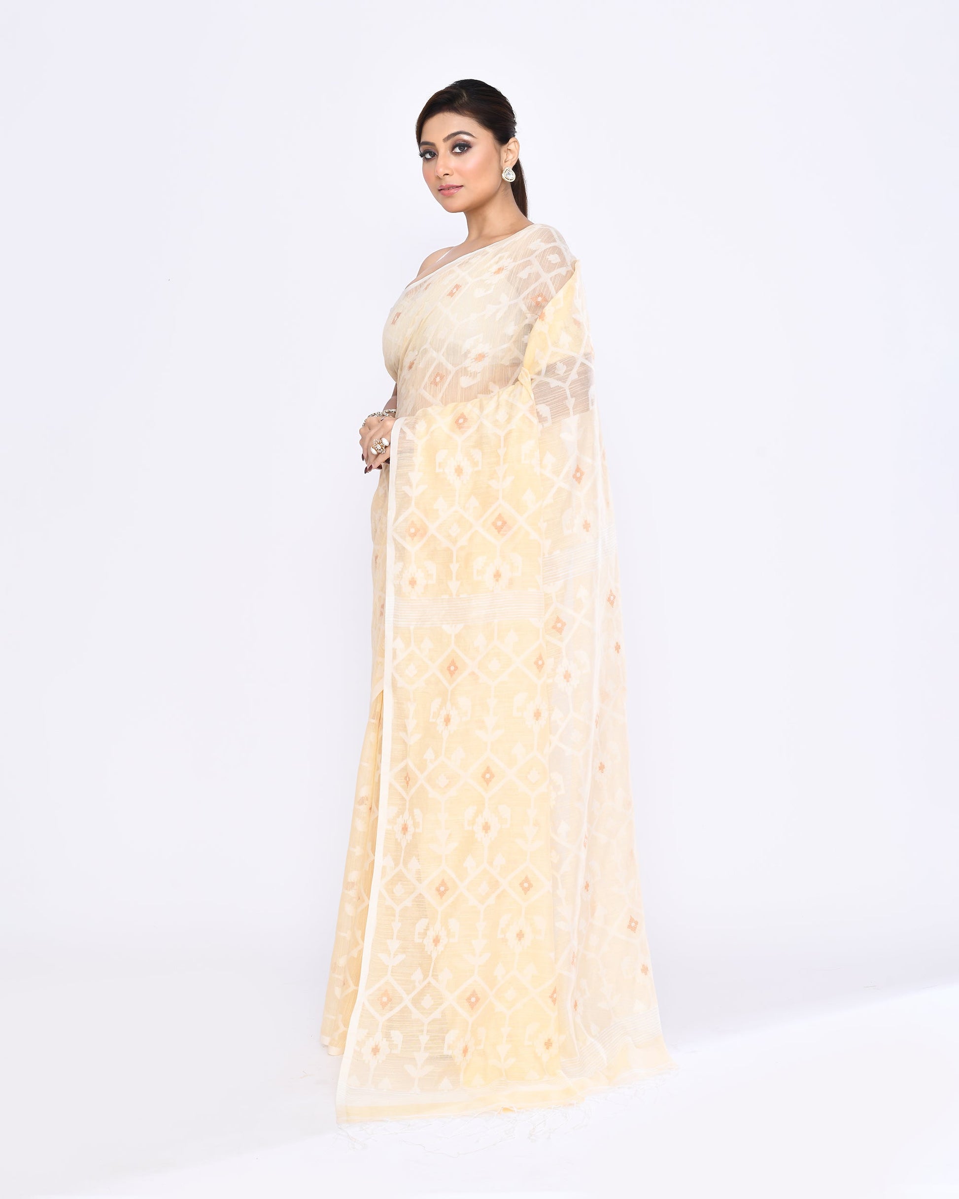 Piyari Fashion Women's Cream Embellished Cotton Blend Jamdani Saree