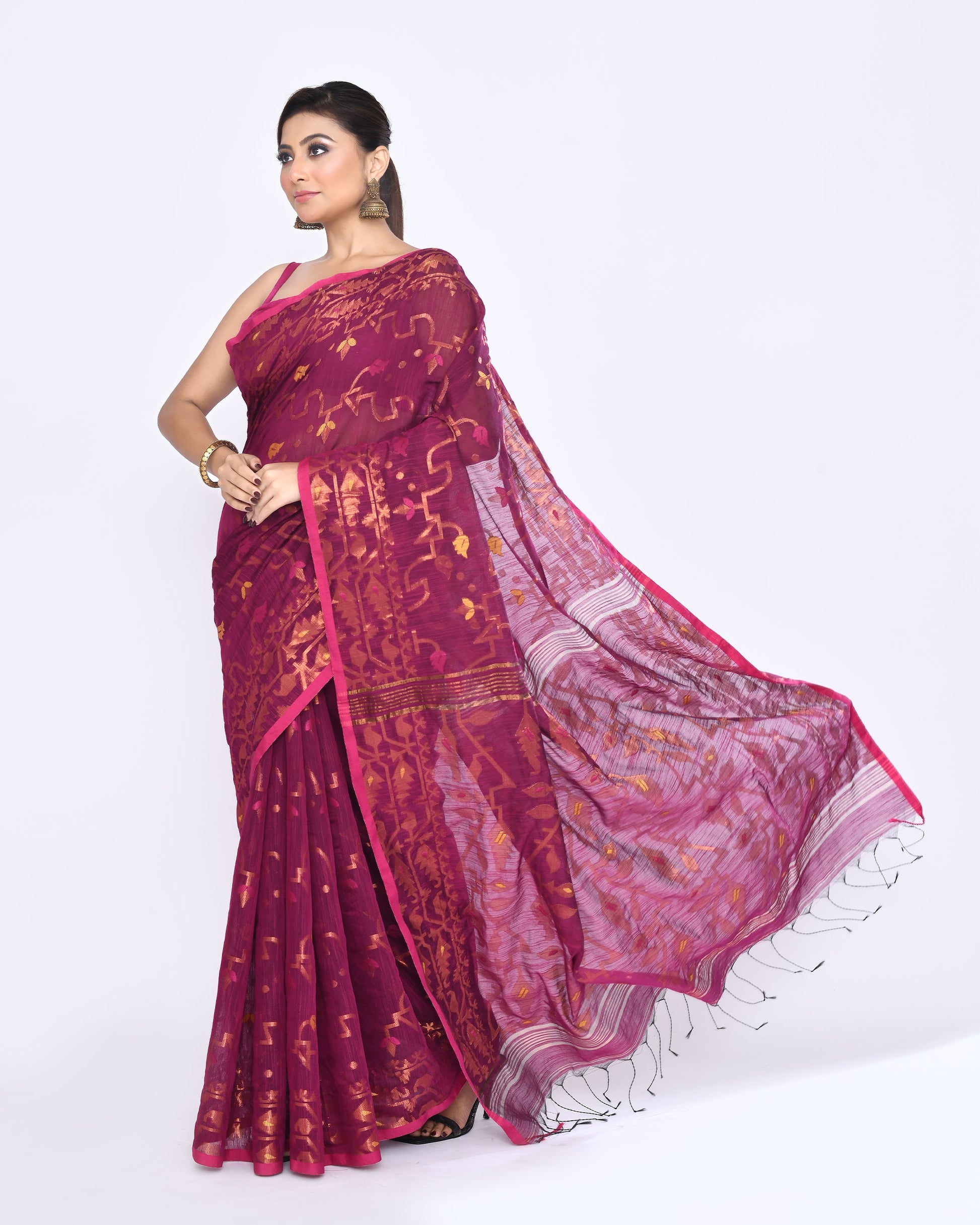 Piyari Fashion Women's Pink Embellished Cotton Blend Jamdani Saree