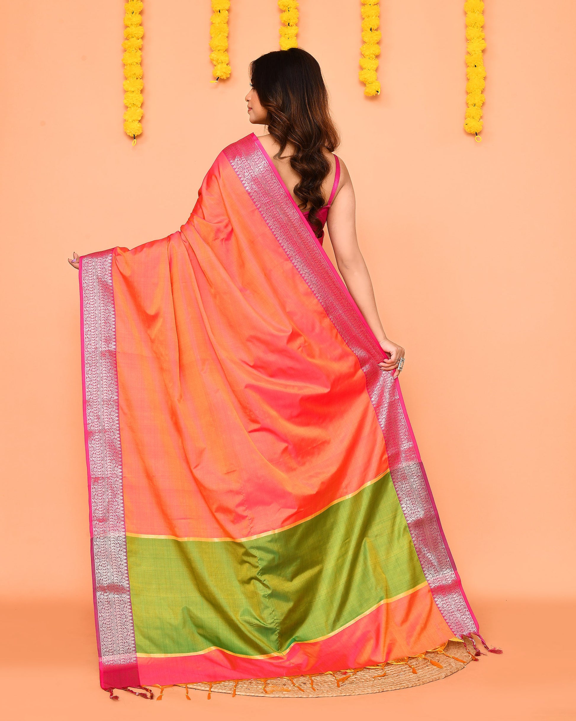 Piyari Fashion Women's Handloom Pink Orange Dual Tone Bangalore Silk Saree With Zari Border