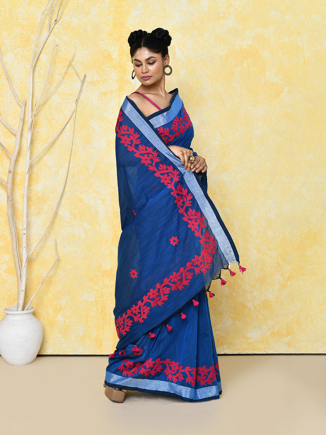 Piyari Fashion Women's Royal Blue Exclusive Applique Saree With Blouse Piece