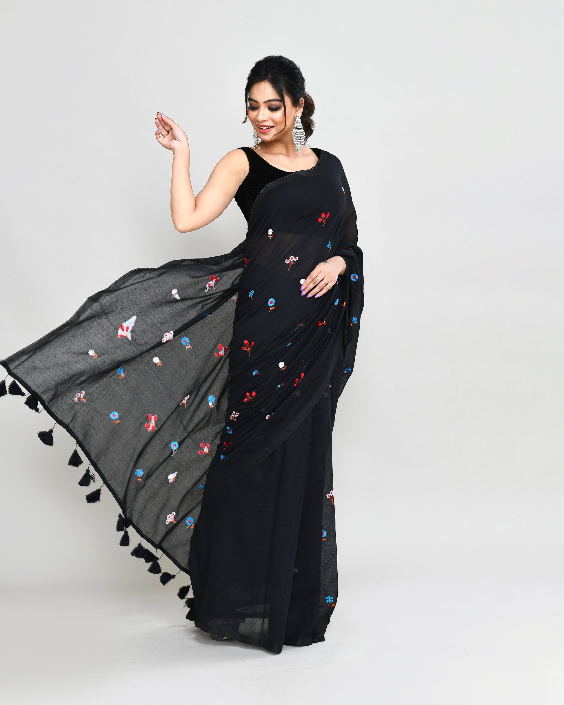 Piyari Fashion Women's Black Exclusive Embroidery Saree With Tassels