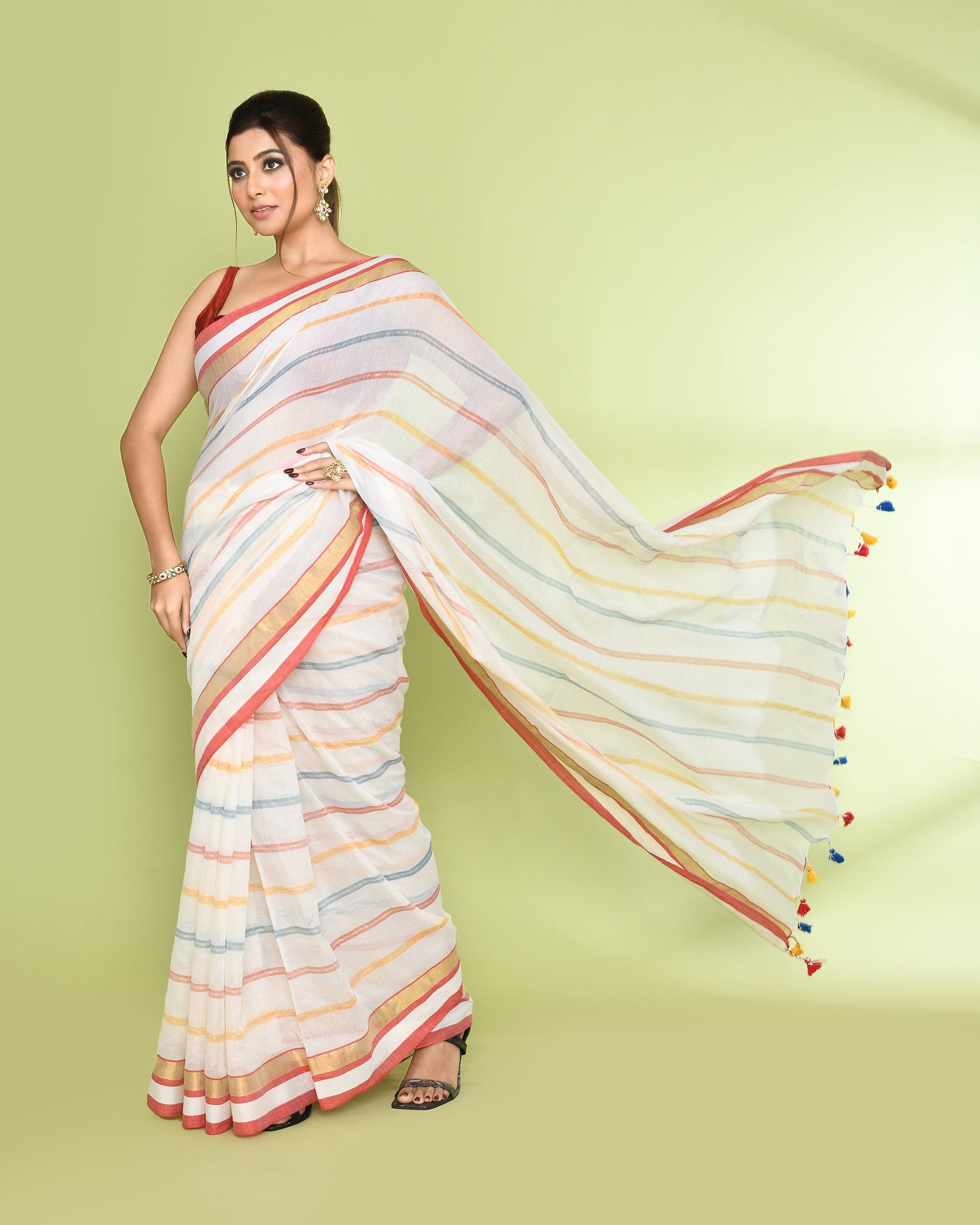 Piyari Fashion Women's White Embellished Checked Cotton Saree