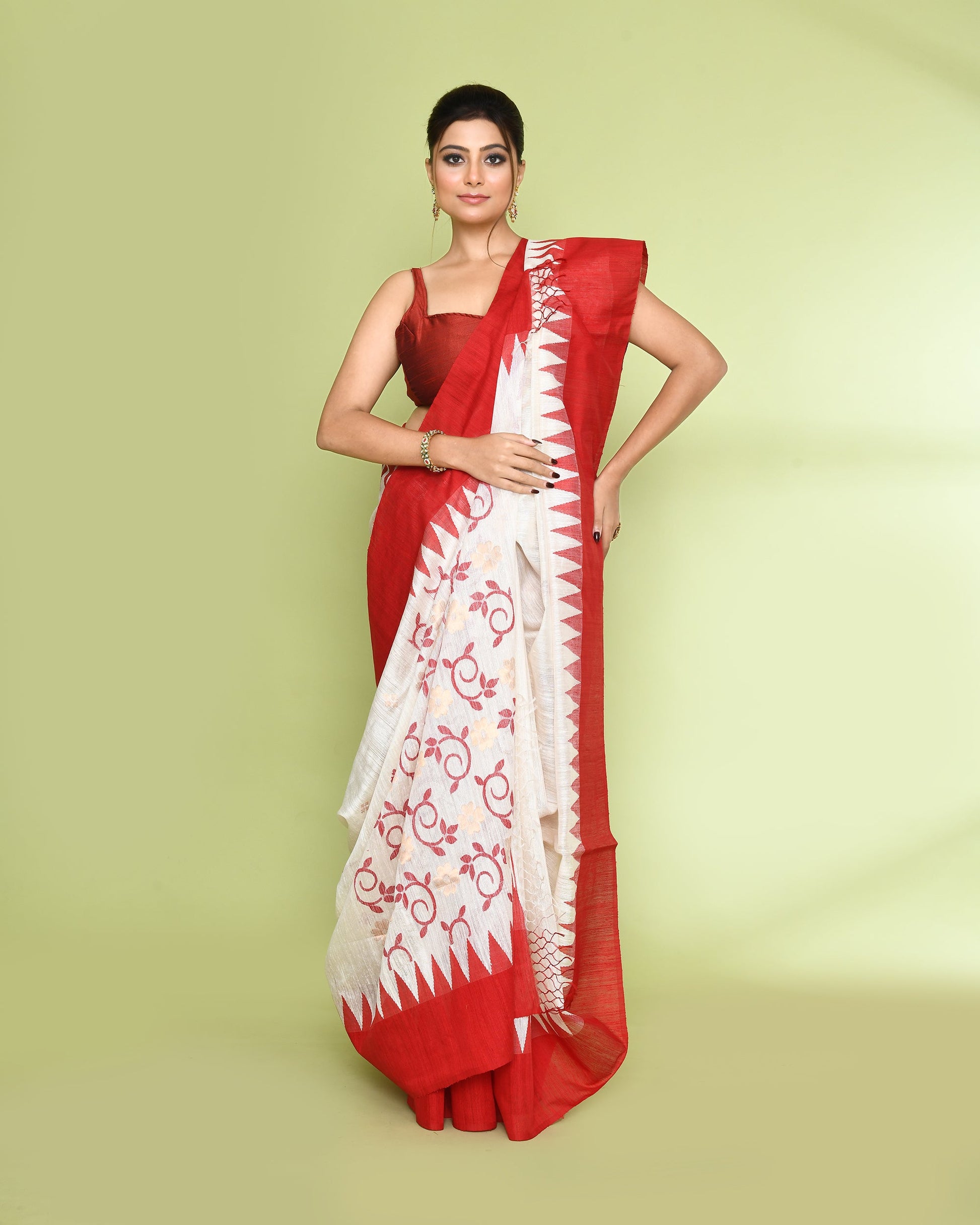 Piyari Fashion Women's Off White Embellished Matka Silk Jamdani Saree