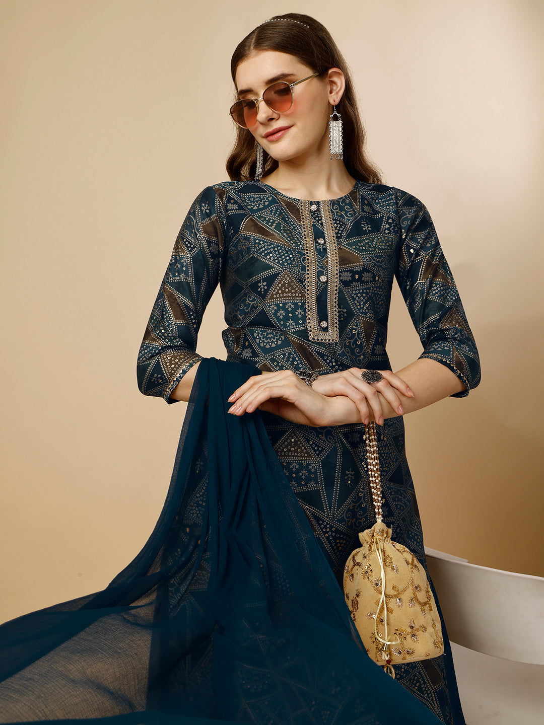 Geometric Printed Kurta With Pant And Dupatta Set, Multicolor - Hiral Fashion