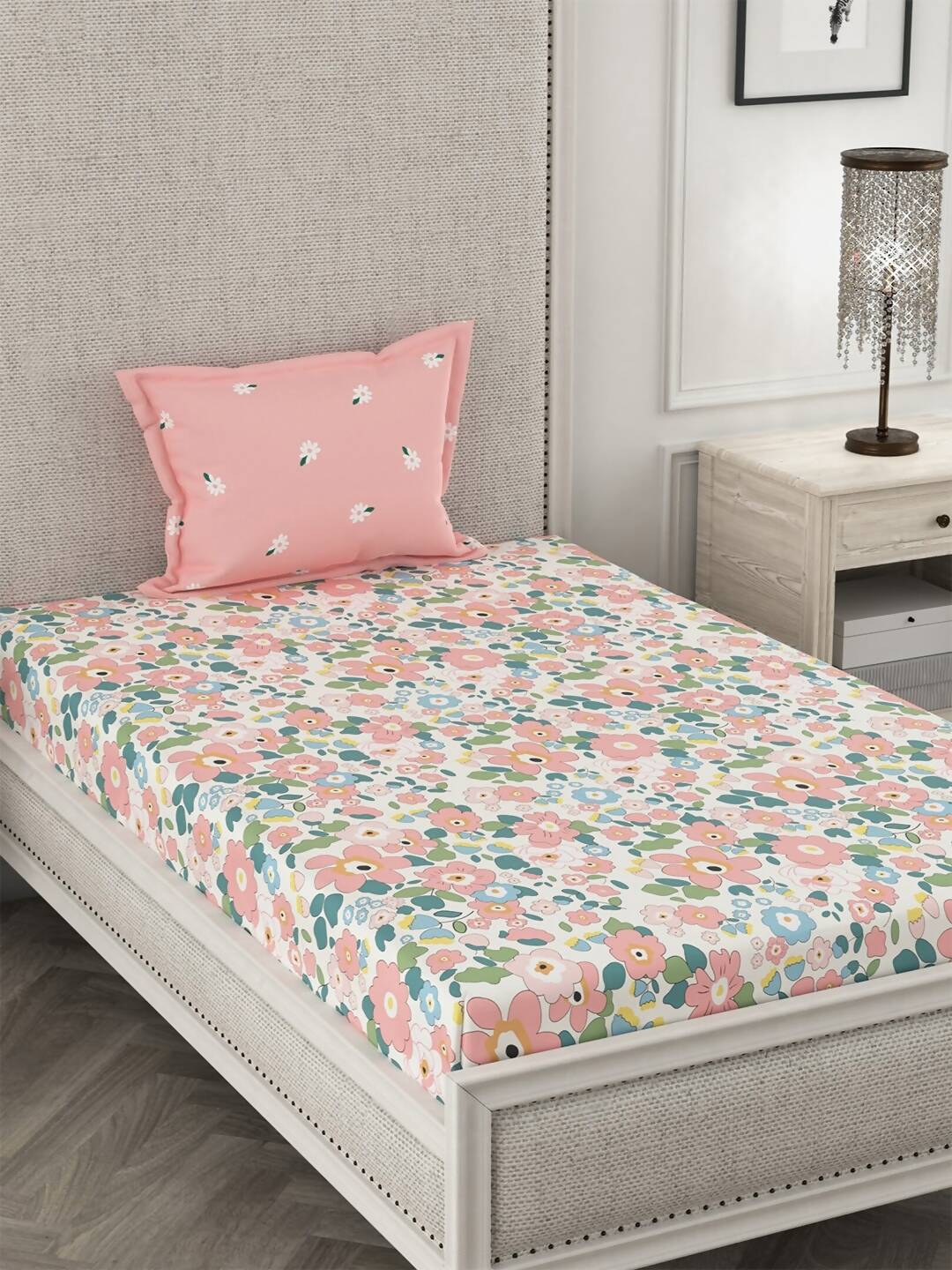 CHHAVI INDIA Pink & Blue Floral 210 TC Bedsheet with Pillow Covers 