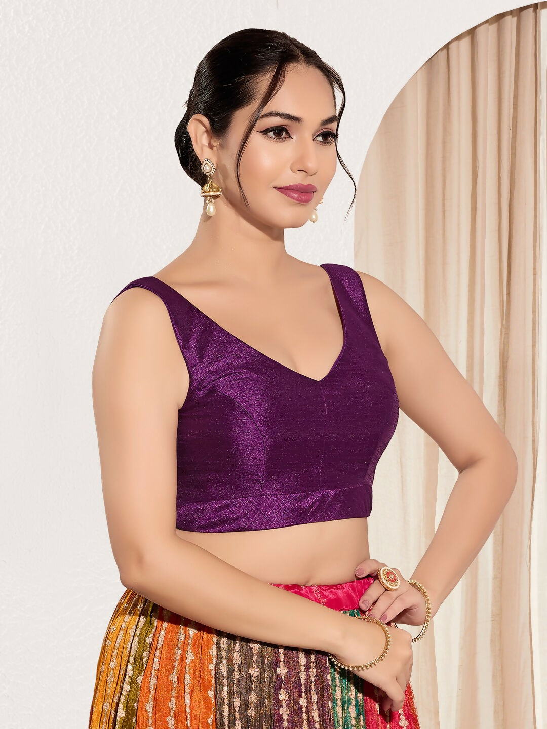 Joban Fashion Wine Mulberry Silk Padded Blouse With Round Neck Sleeveless