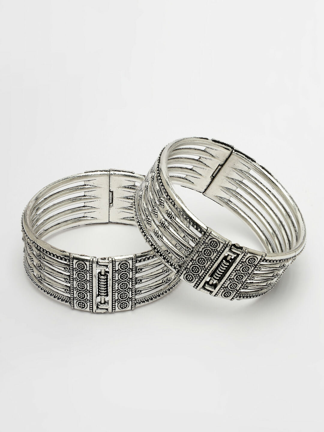 NVR Women's Set of 2 Silver-Toned German Silver Oxidised Kada Bangle 