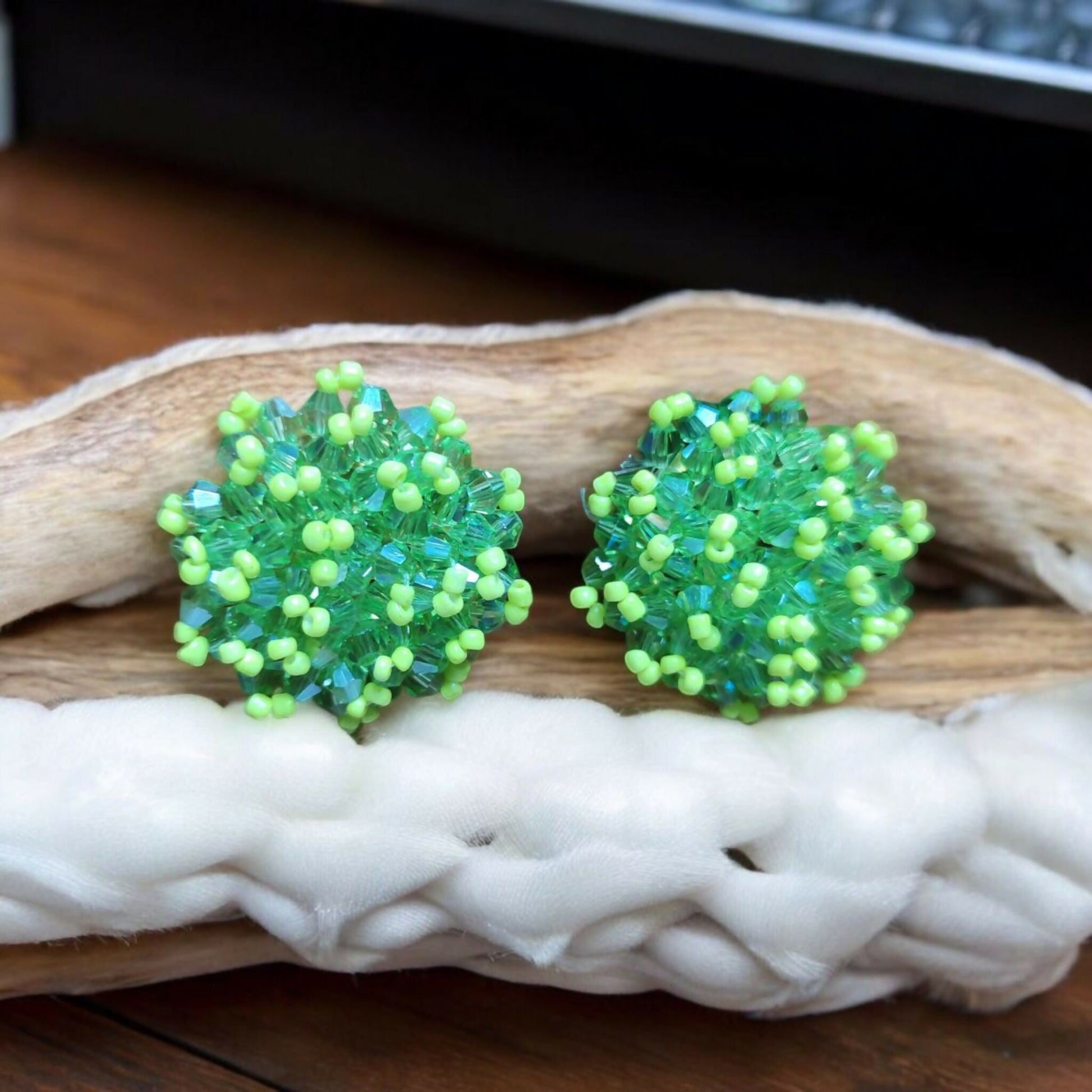 Inhanns Premium Everyday Studs - Neon Green