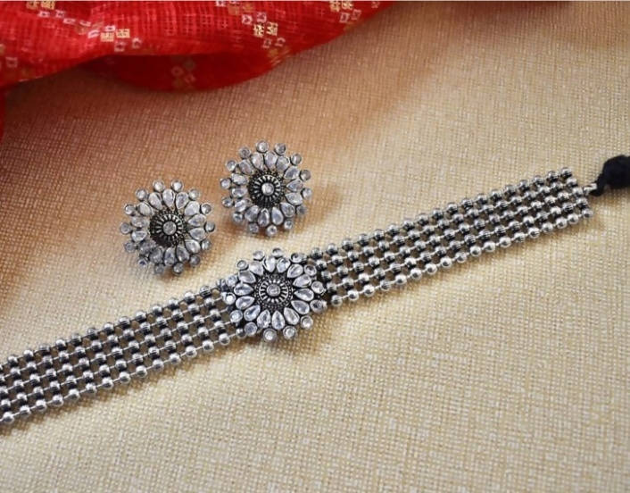 Mominos Fashion Silver color Necklace with Kundan work Mangalsutra 