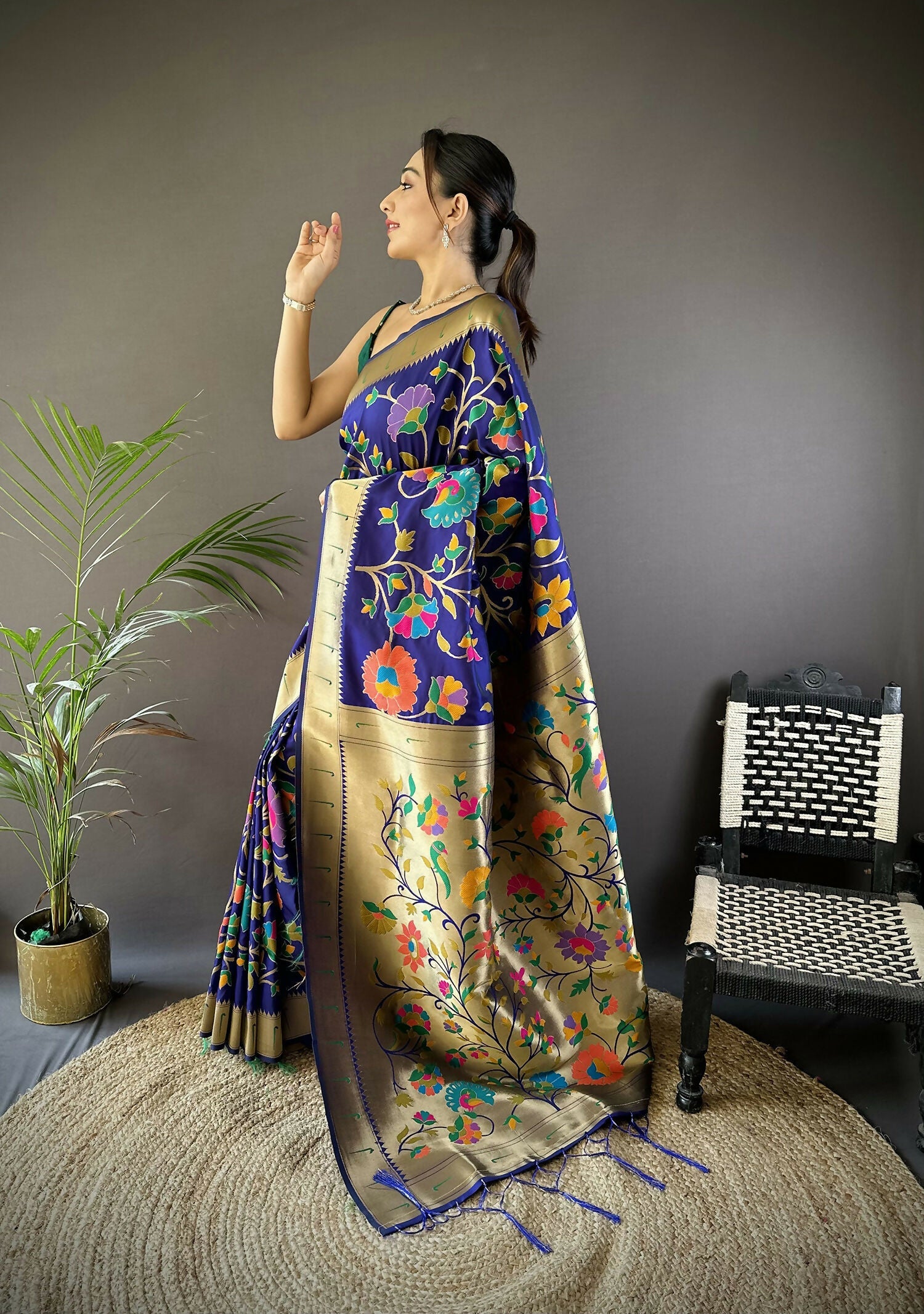 Joban Fashion Blue Zari Woven Floral Motifs Soft Silk Paithani Silk Saree