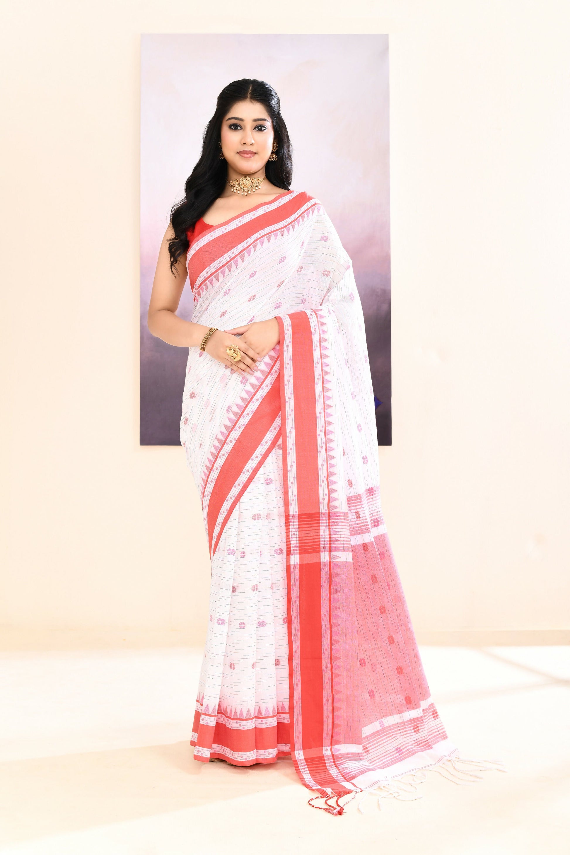 Piyari Fashion Women's White Embellished Cotton Saree