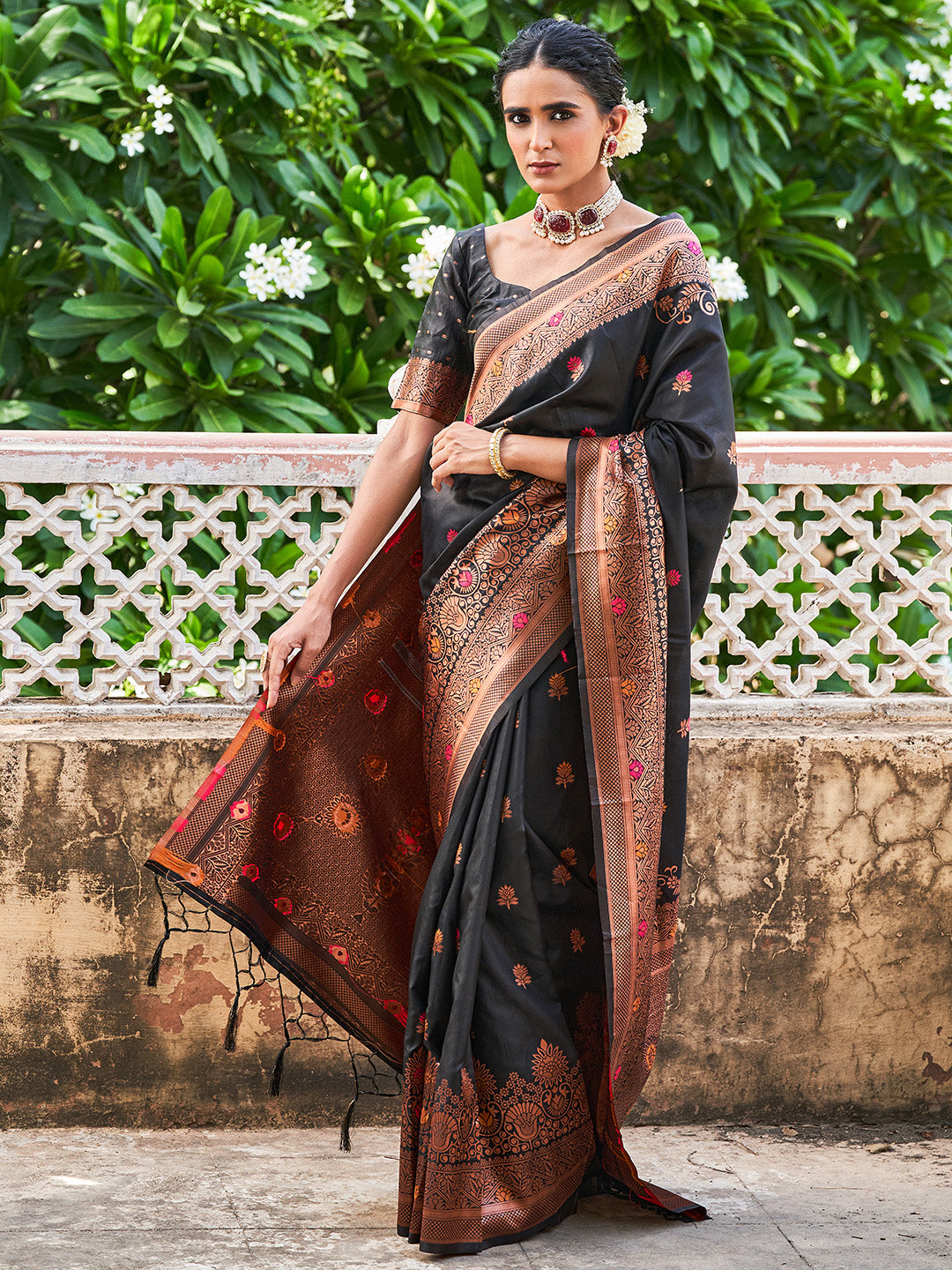 Janasya Black Banarasi Silk Woven Floral Design Banarasi Silk Grab2Buy 
