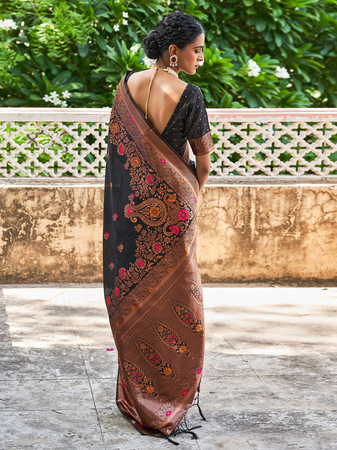Janasya Black Banarasi Silk Woven Floral Design Banarasi Silk Grab2Buy 