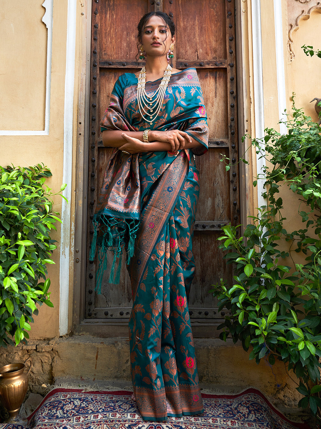 Janasya Teal Green Banarasi Silk Woven Dual Tone Floral Design Banarasi Silk Grab2Buy 