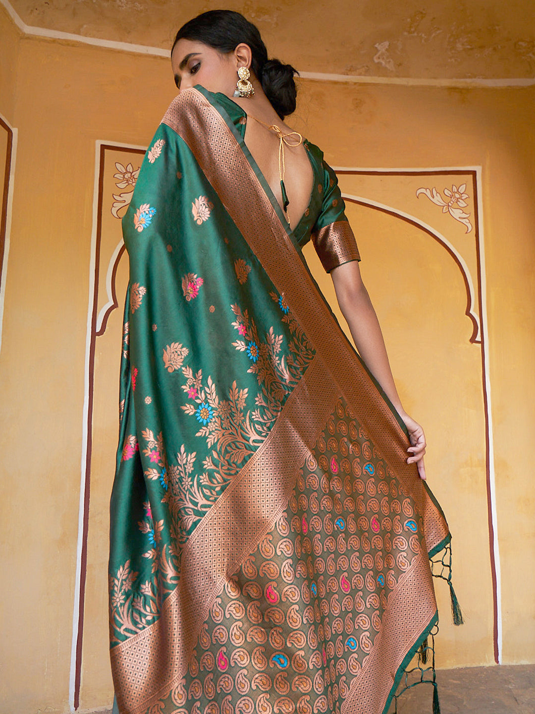 Janasya Green Banarasi Silk Woven Dual Tone Floral Design Banarasi Silk Grab2Buy 