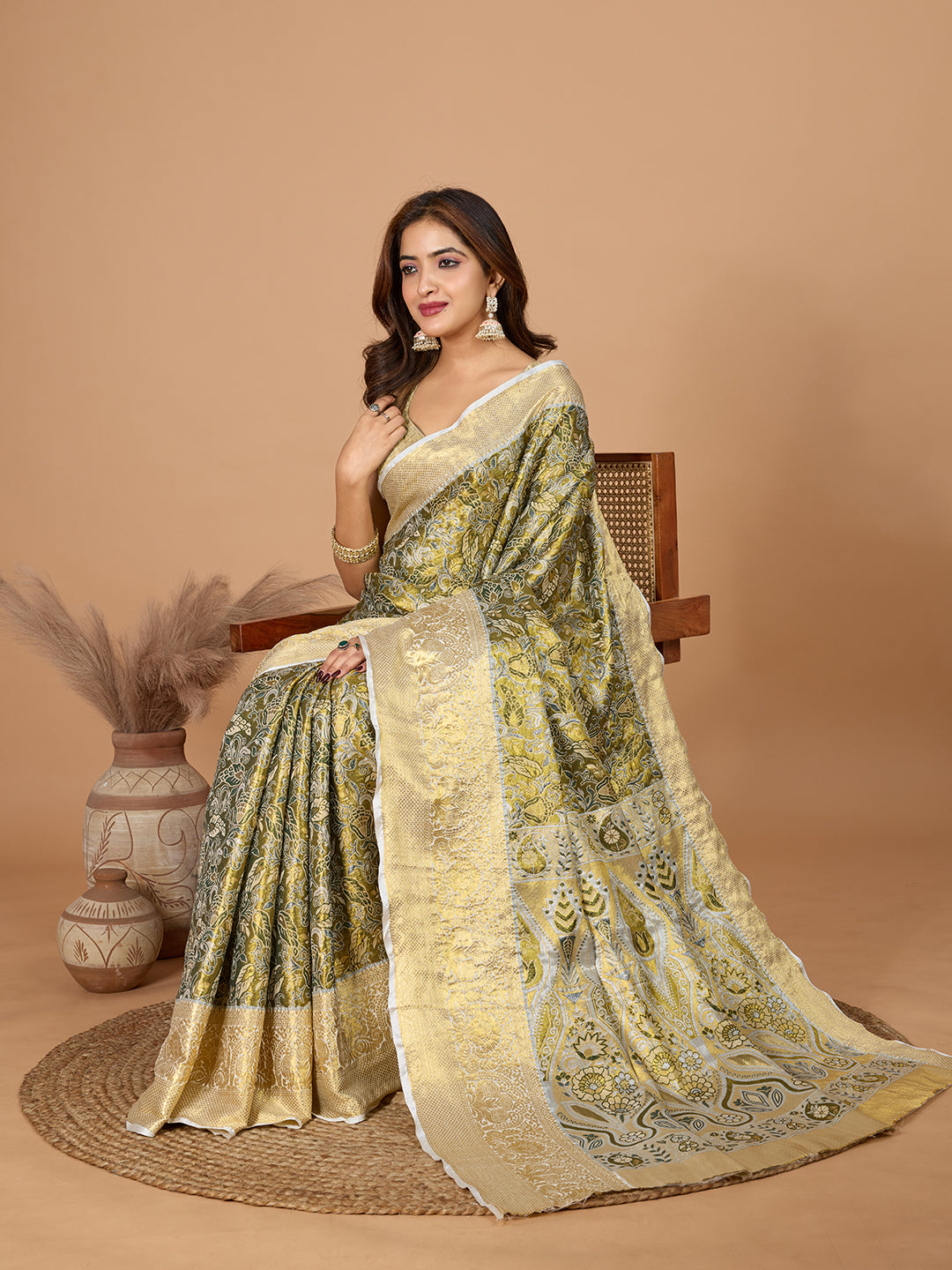 Dwija Fashion Green Wedding Wear Jari Weaving Kanjivaram Silk Saree With Unstitched Blouse