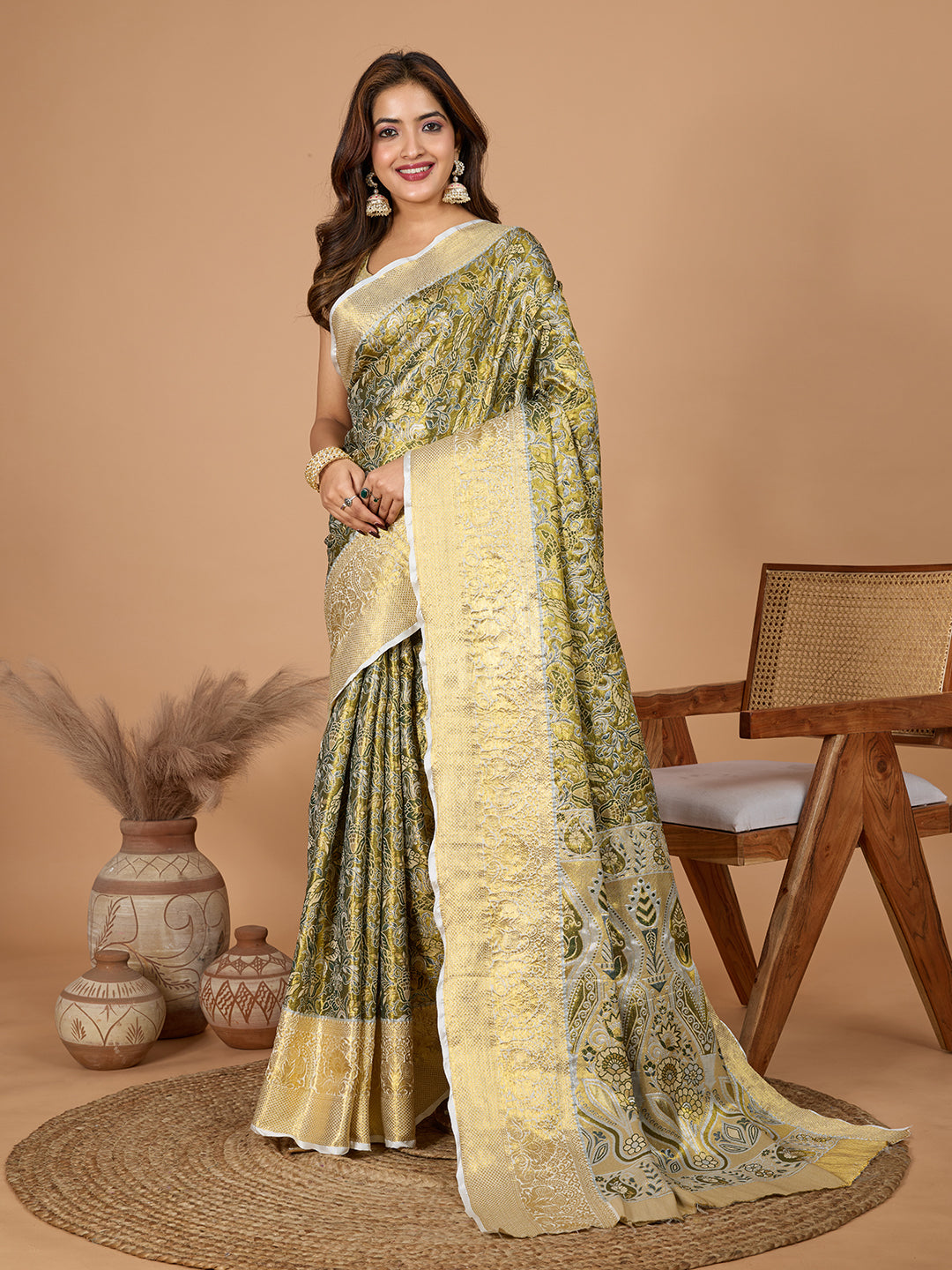 Dwija Fashion Green Wedding Wear Jari Weaving Kanjivaram Silk Saree With Unstitched Blouse