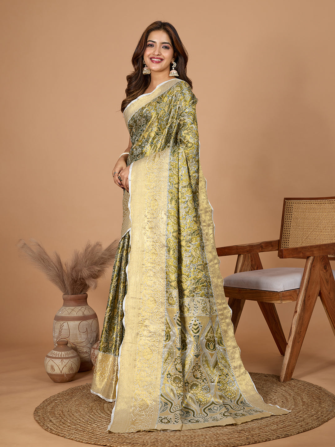 Dwija Fashion Green Wedding Wear Jari Weaving Kanjivaram Silk Saree With Unstitched Blouse