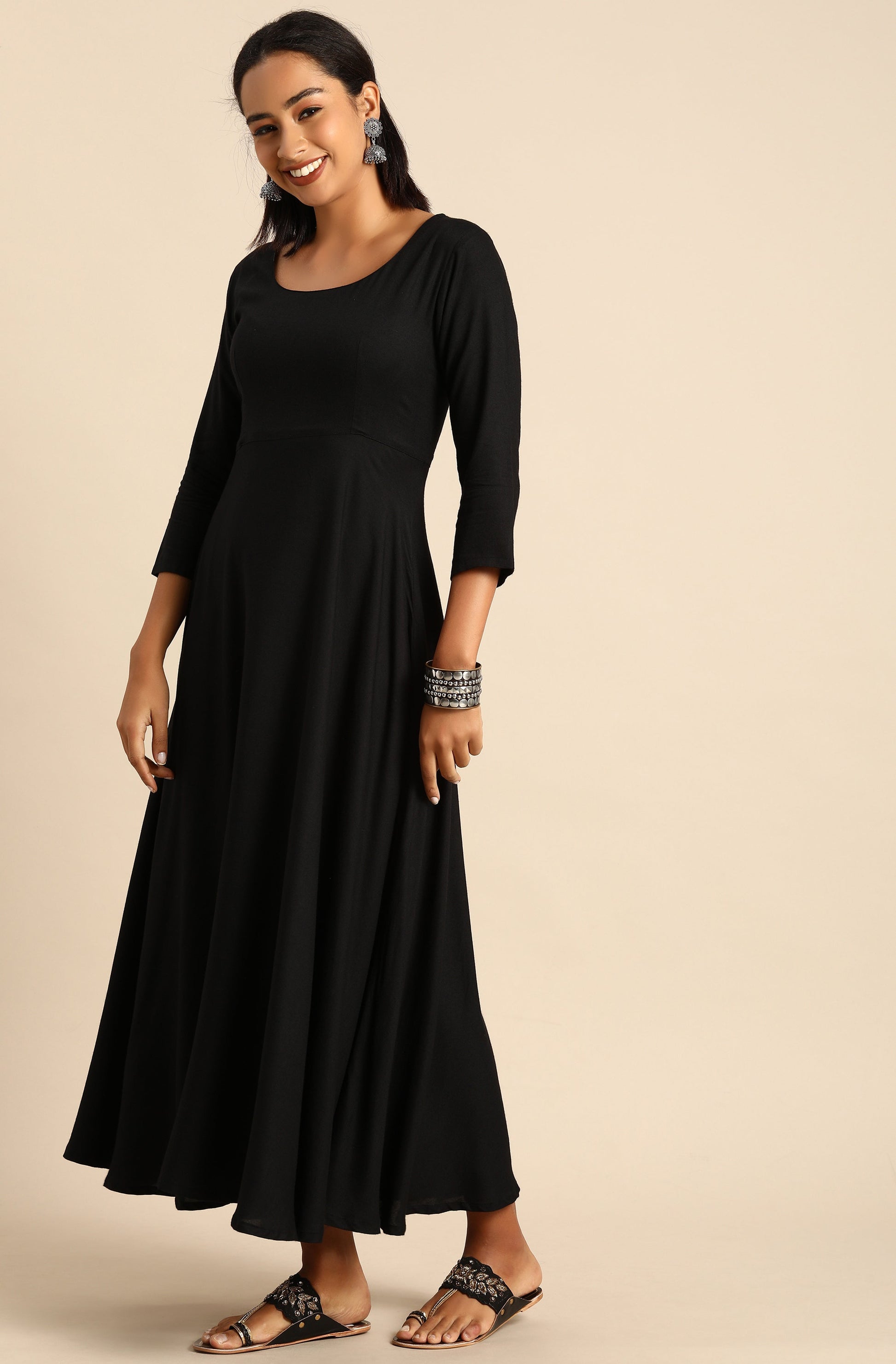 Janasya Women's Black Rayon Solid Kurta With Dupatta 