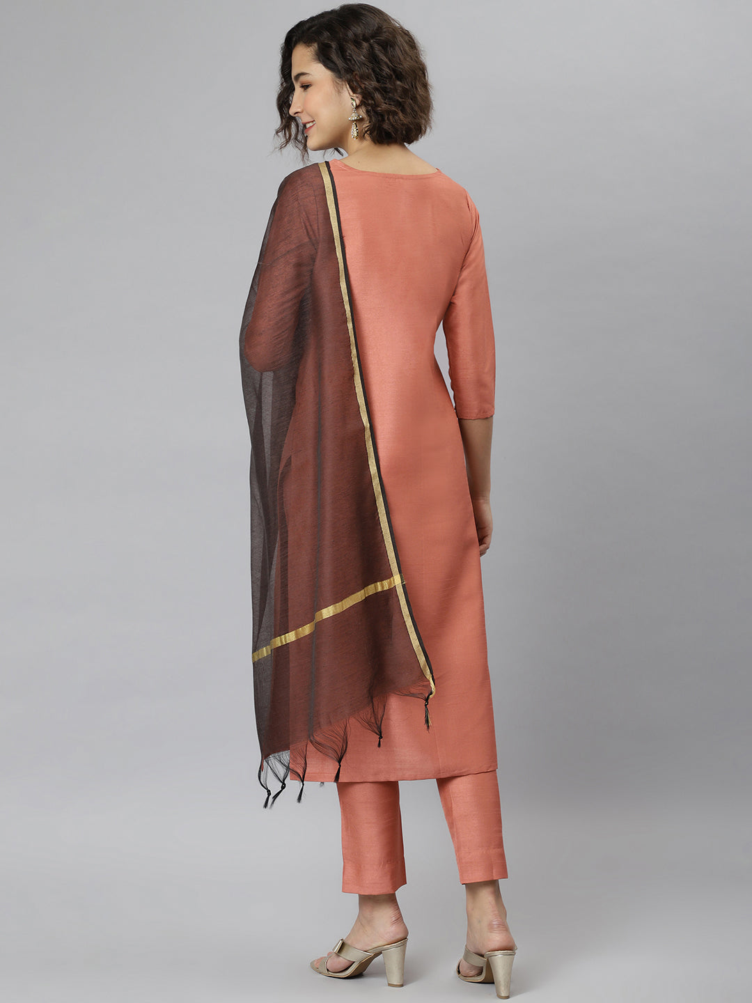 Janasya Women's Peach Poly Silk Solid Straight Casual Kurta Set 