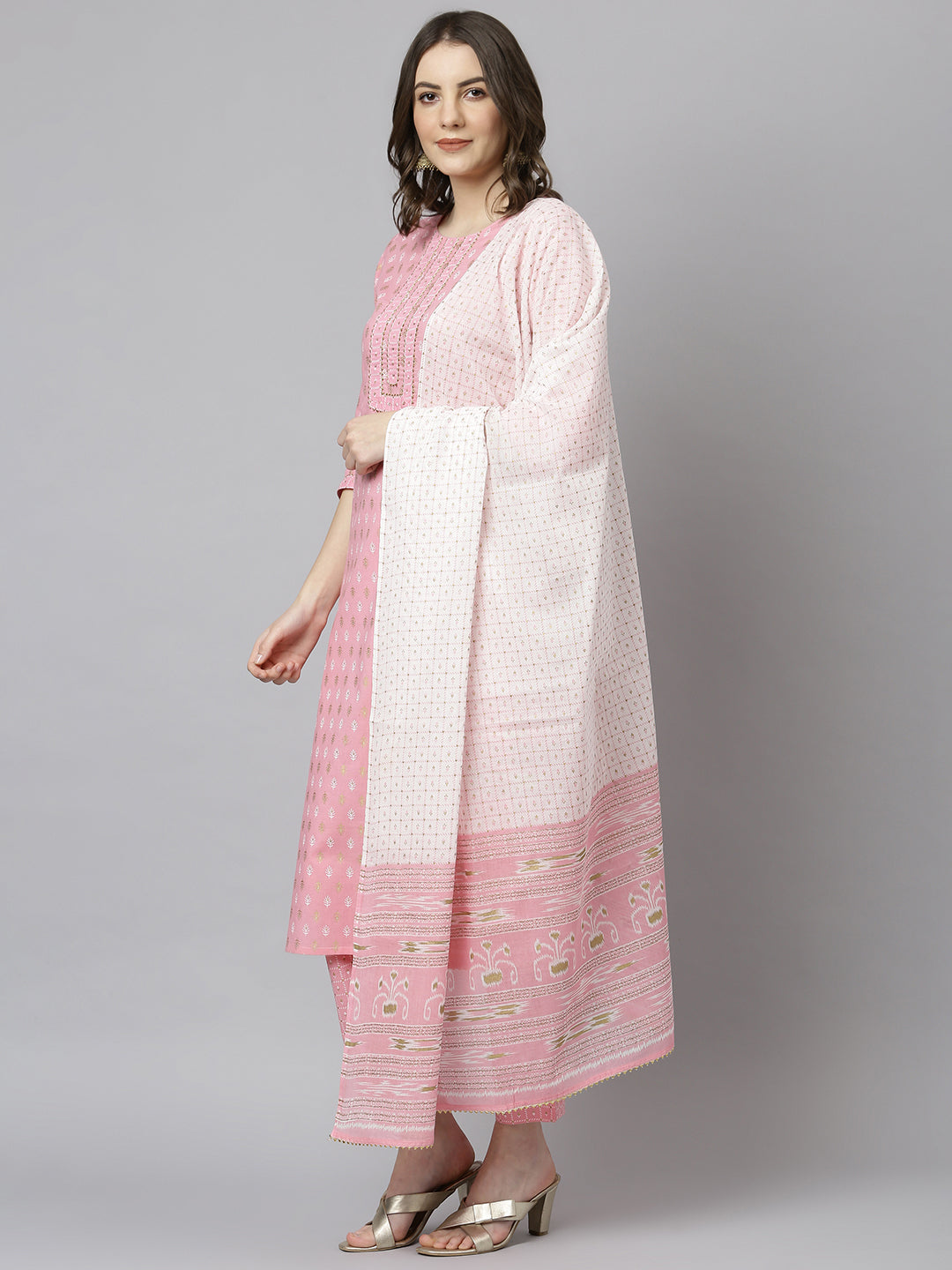 Janasya Women's Light Pink Cotton Gold Print Kurta With Pant And Dupatta 