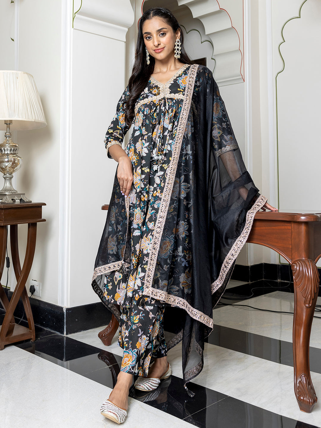 Janasya Women's Black Cotton Embellished Festive Empire Kurta Set 