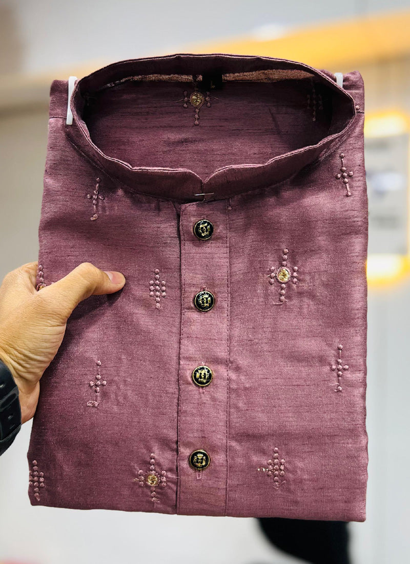 Prazu Fashion Onion Pink Silk Embroidered Kurta With Pajama
