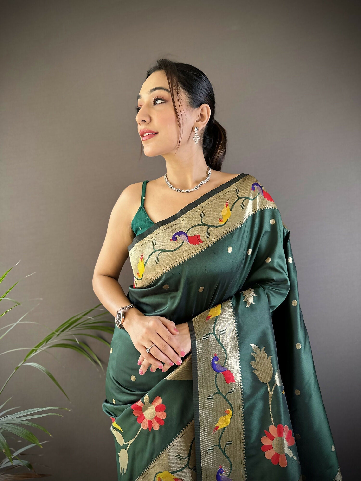 Joban Fashion Green Zari Woven Floral Motifs Soft Silk Paithani Silk Saree