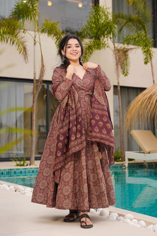 Sonakshi Women's Marron Mal cottan Digital Print Full Round Flair Anarkali Gown Set With Dupatta
