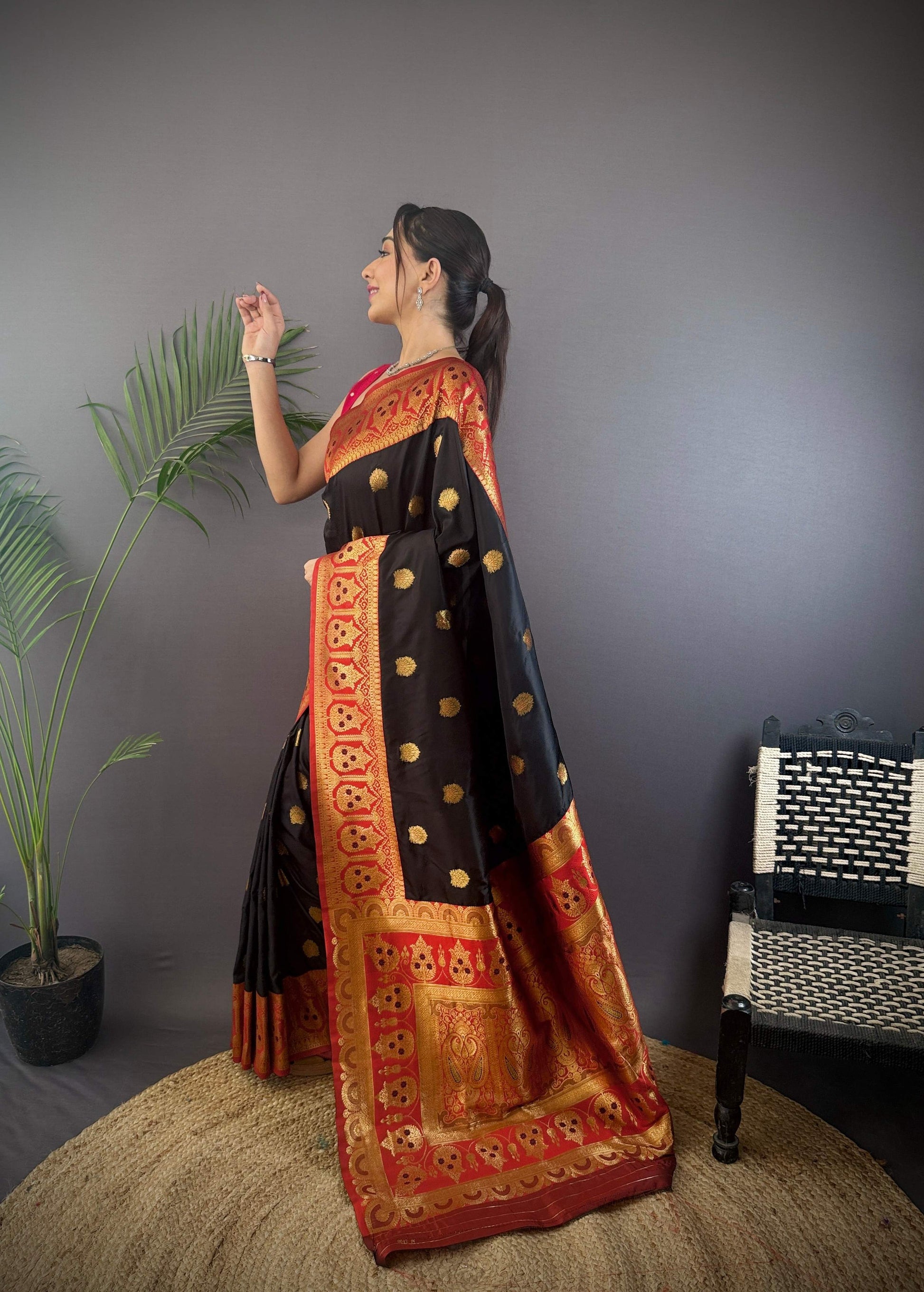 Sonakshi Women's Black Banarasi Silk Zari Woven Traditional Saree with Blouse | Swadesiicart