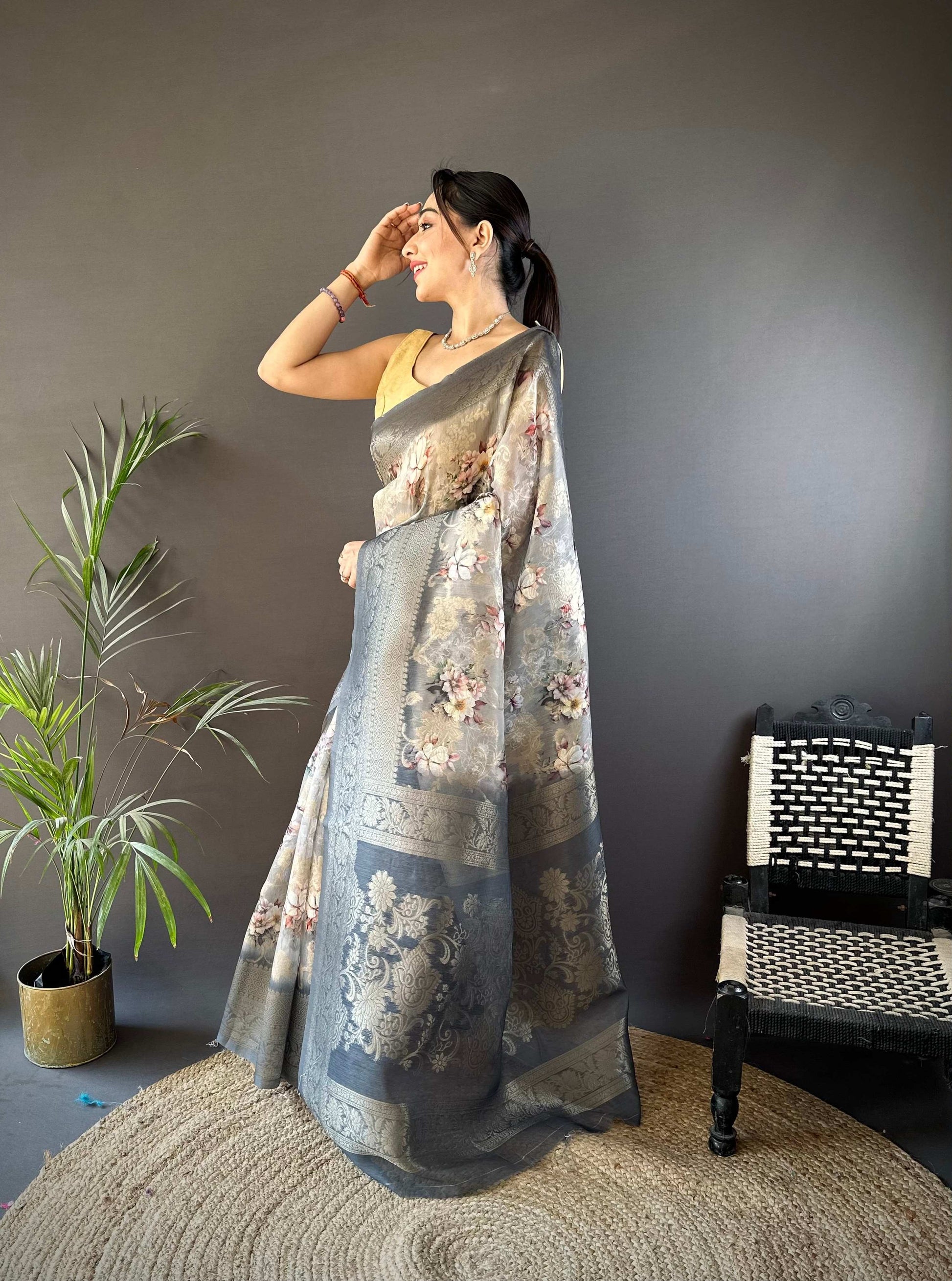 Sonakshi Women's Grey Blend Silk Jacquard Woven Traditional Saree with Blouse