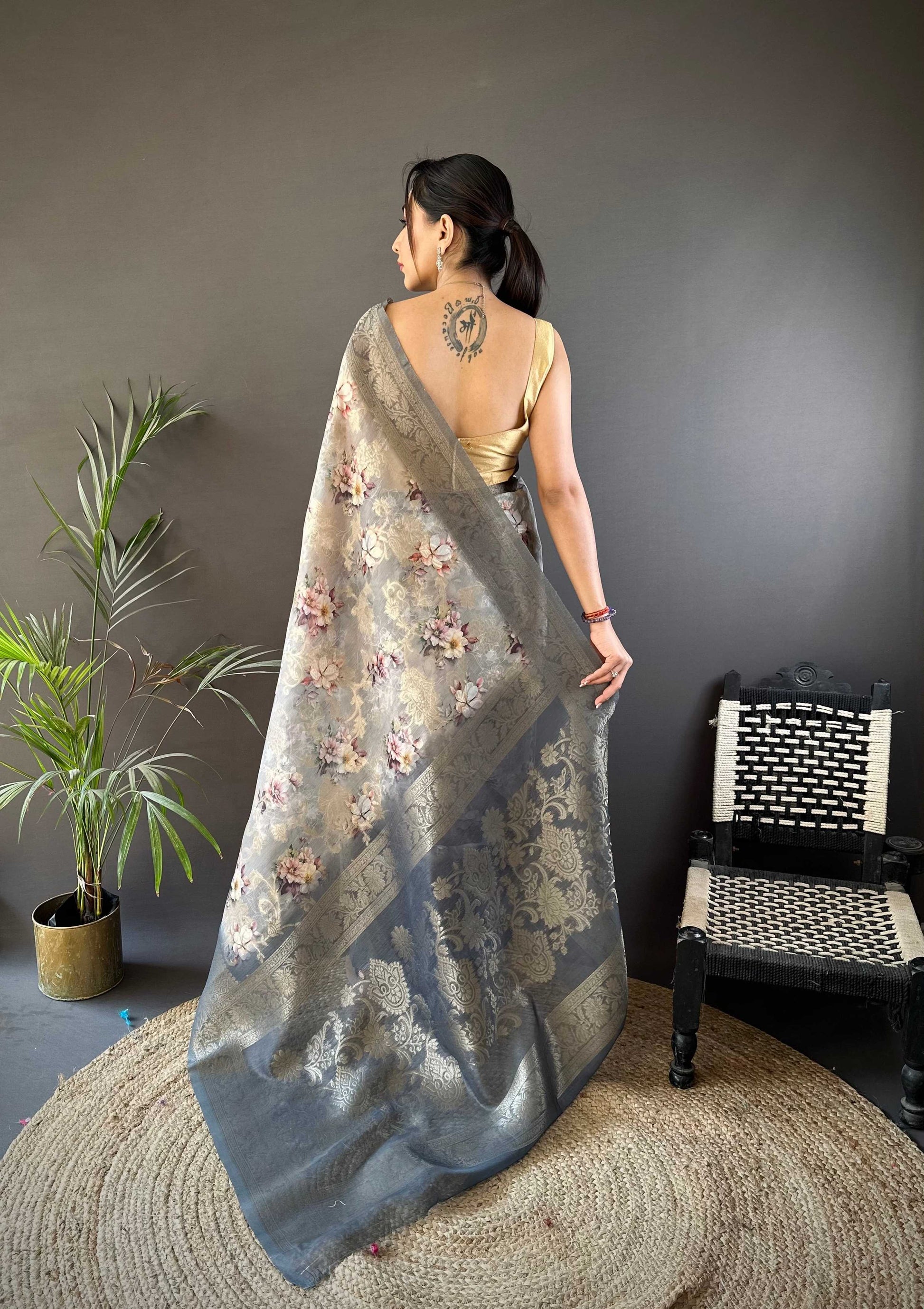 Sonakshi Women's Grey Blend Silk Jacquard Woven Traditional Saree with Blouse