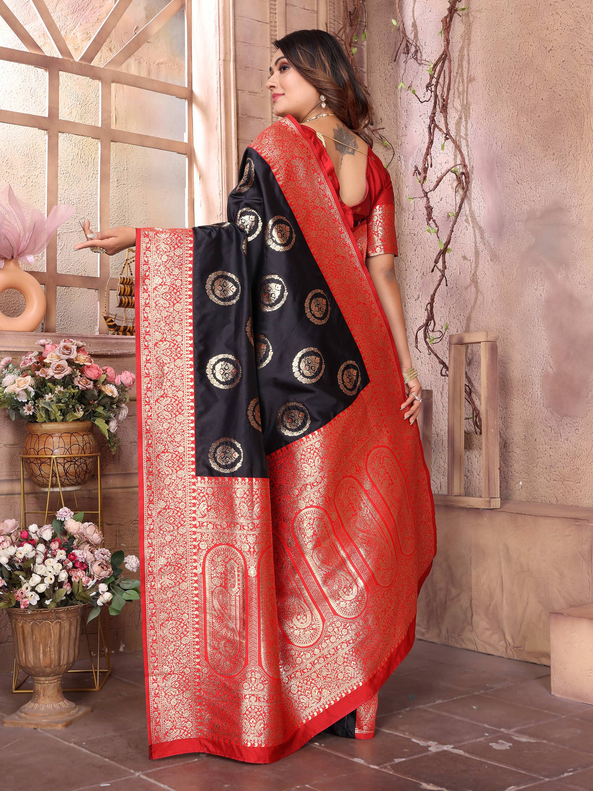 Sonakshi Women's Black Banarasi Silk Zari Weaving Saree with Blouse | Swadesiicart