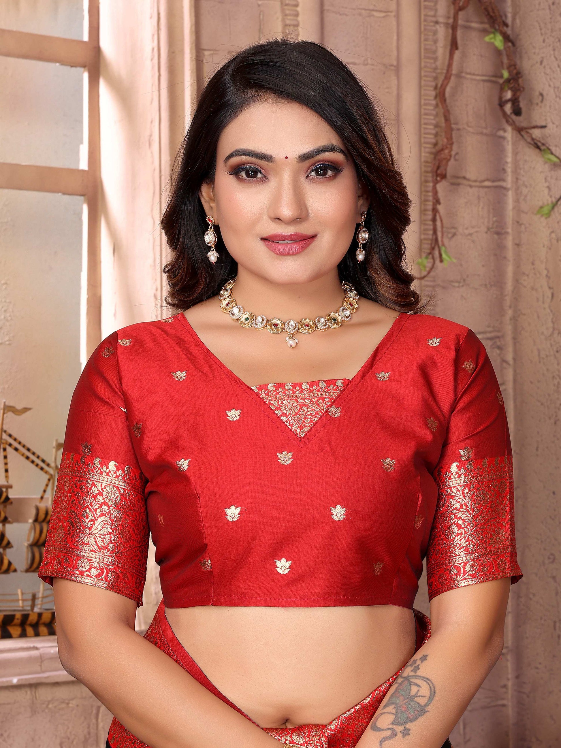 Sonakshi Women's Black Banarasi Silk Zari Weaving Saree with Blouse | Swadesiicart