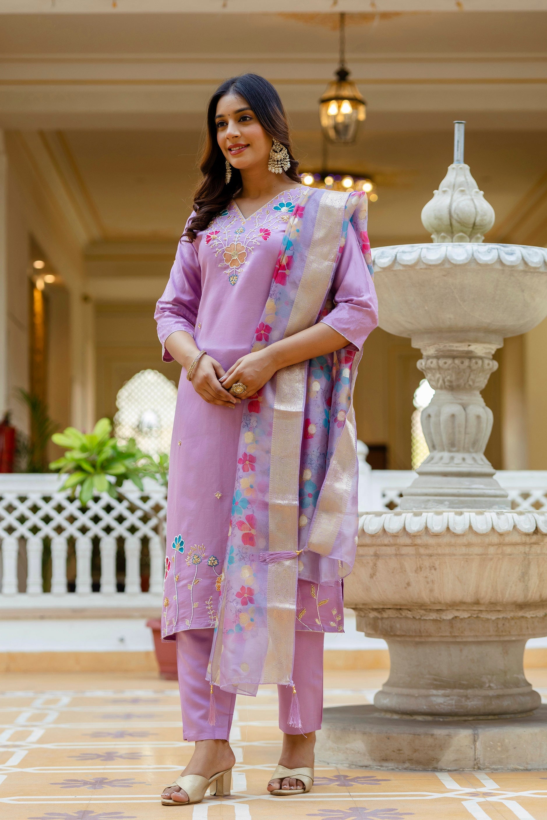 Sonakshi Women's Lavender Viscose Gadhwal Embroidered Beads Kurta Set with Dupatta