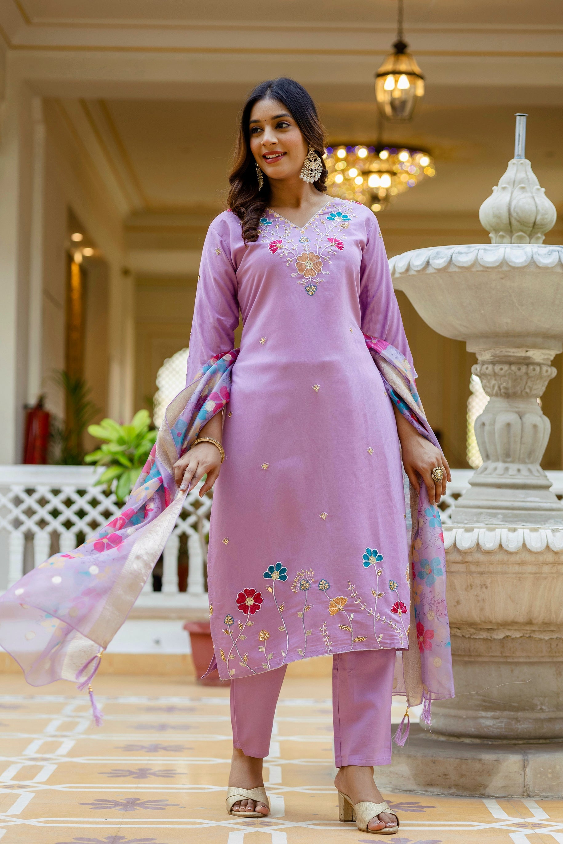 Sonakshi Women's Lavender Viscose Gadhwal Embroidered Beads Kurta Set with Dupatta