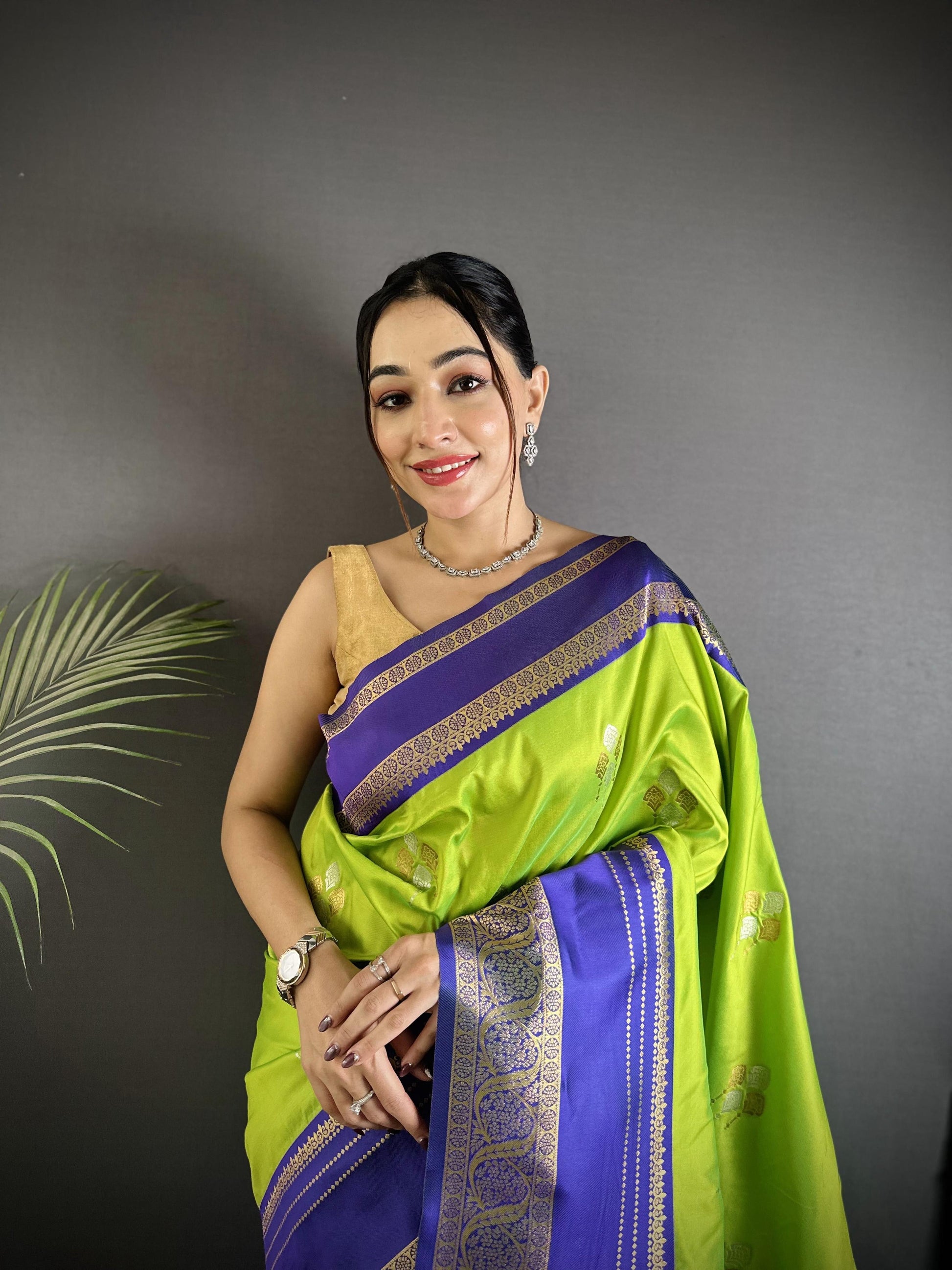 Sonakshi Women'S Parrot Premium Soft Silk Zari Woven Traditional Saree With Blouse