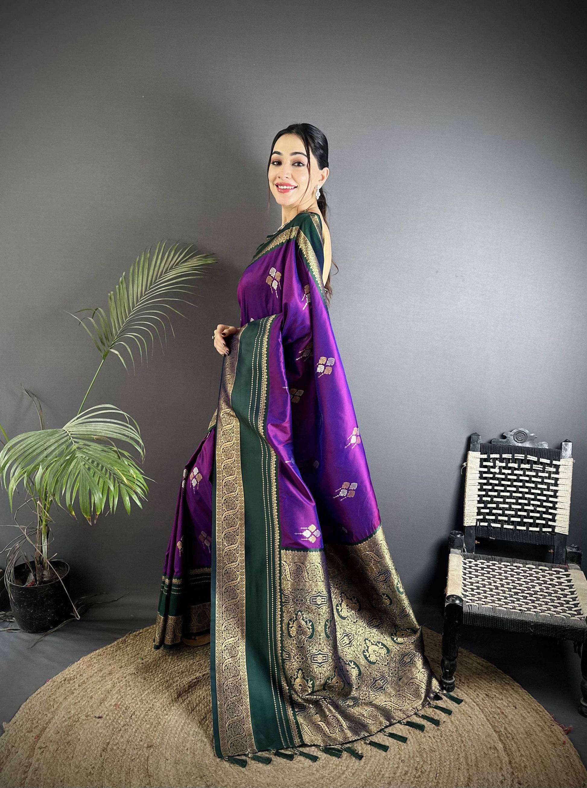 Sonakshi Women'S Purple Premium Soft Silk Zari Woven Traditional Saree With Blouse