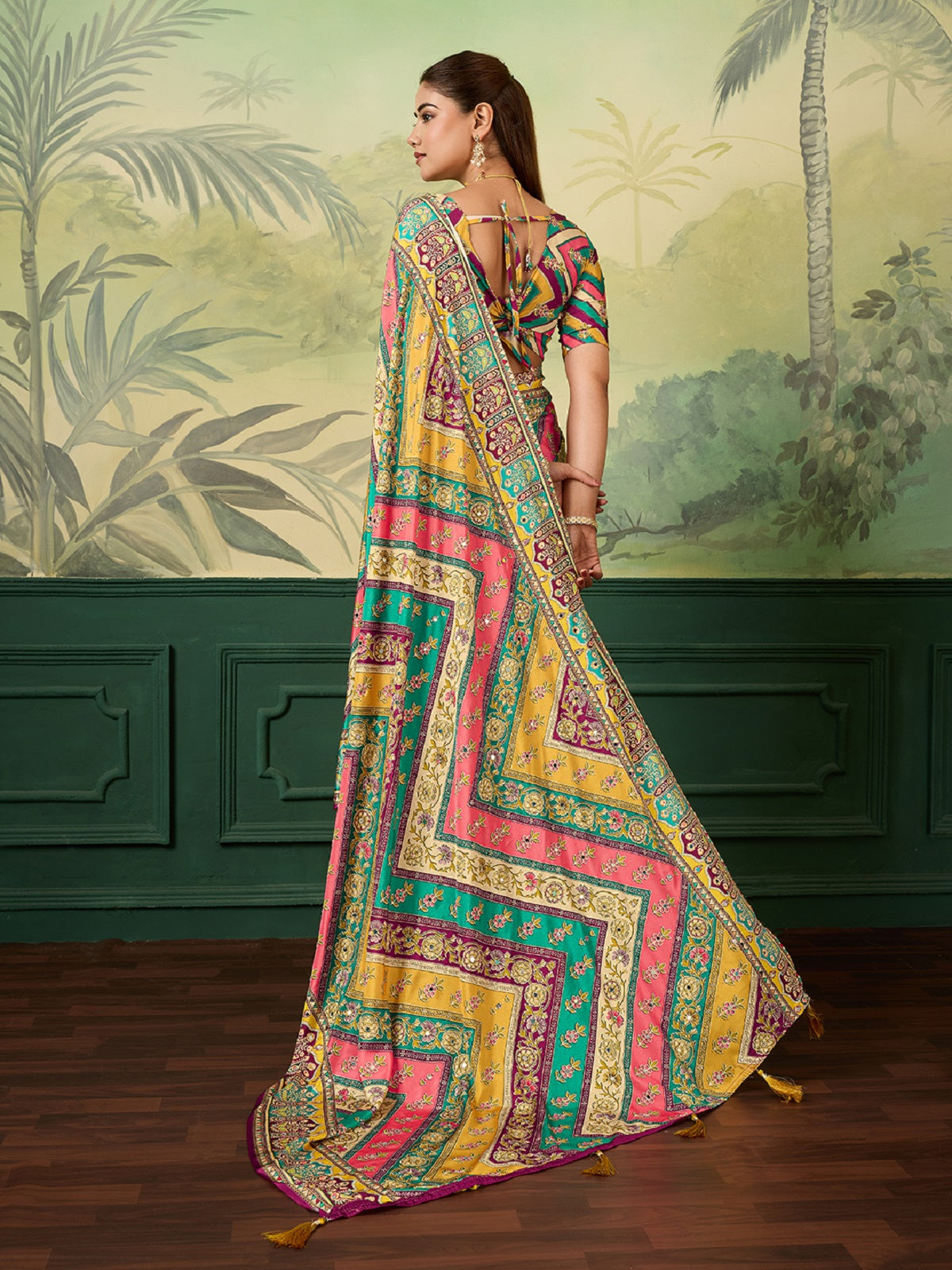 Dwija Fashion Women'S Pary Wear Printed Crep Silk Designer Saree With Unstitche Blouse-Multicolor