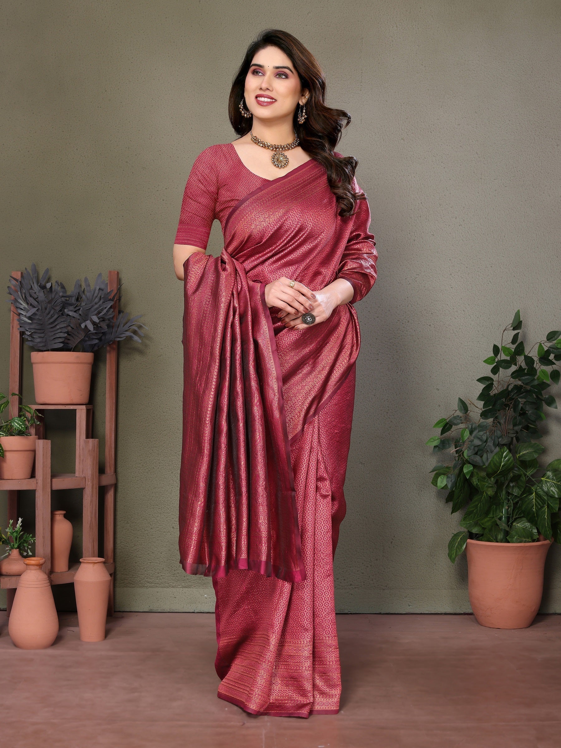 Vedant Vastram Litchi Silk Banarasi Silk Saree - Maroon | Swadesiicart