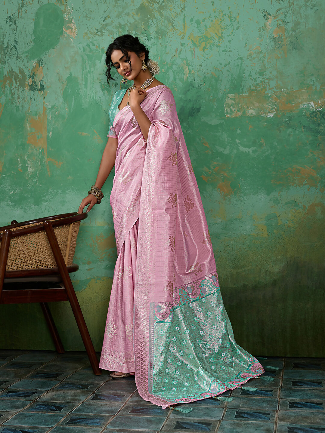Shree Shyam Fashion Pink Linen Cotton Saree