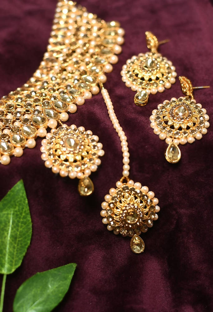 Tehzeeb Creations Stone And Pearl Studded Necklace With Earrings And Tikka