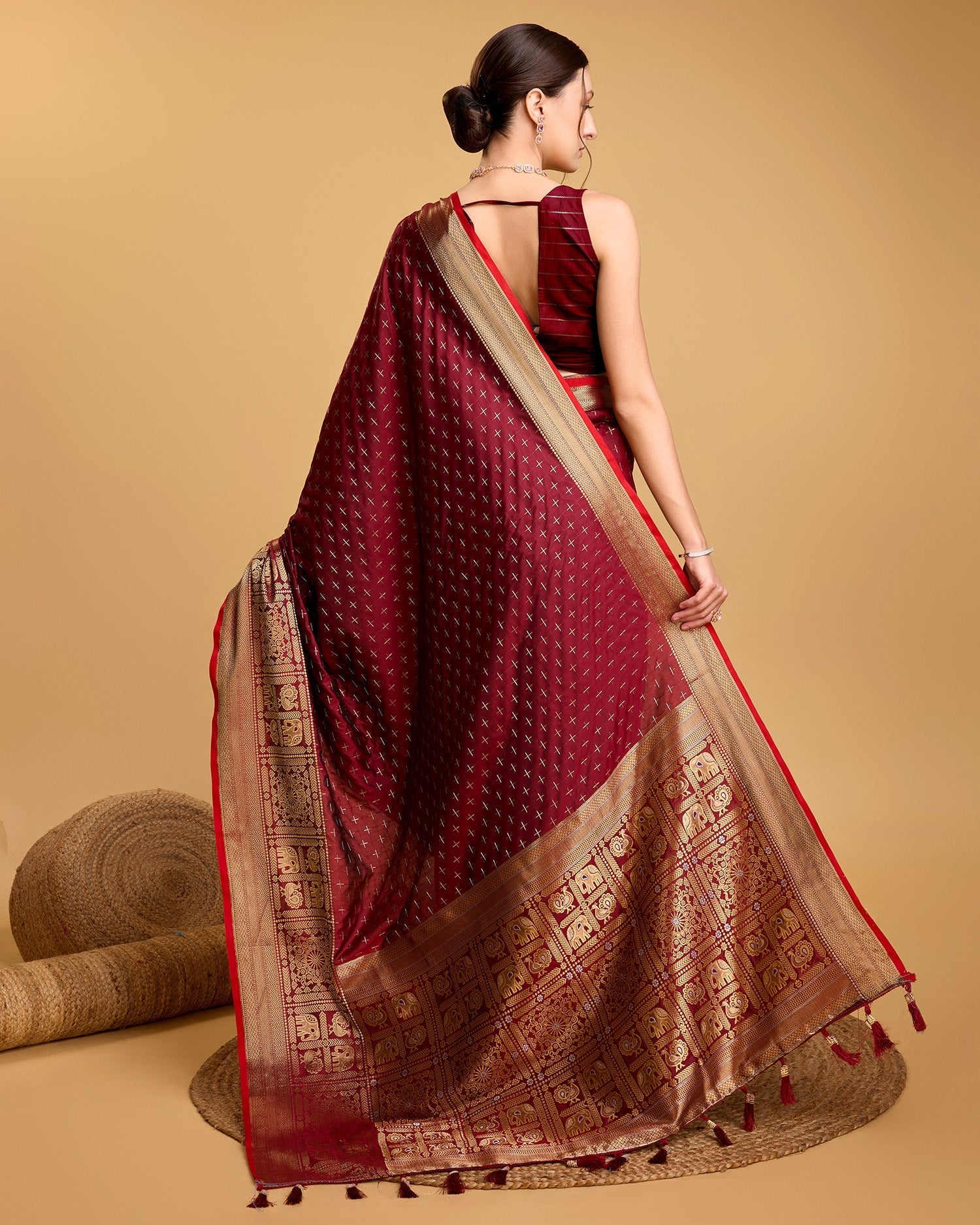 Vedant Vastram Soft Litchi Silk Banarasi Silk Saree - Maroon | Swadesiicart